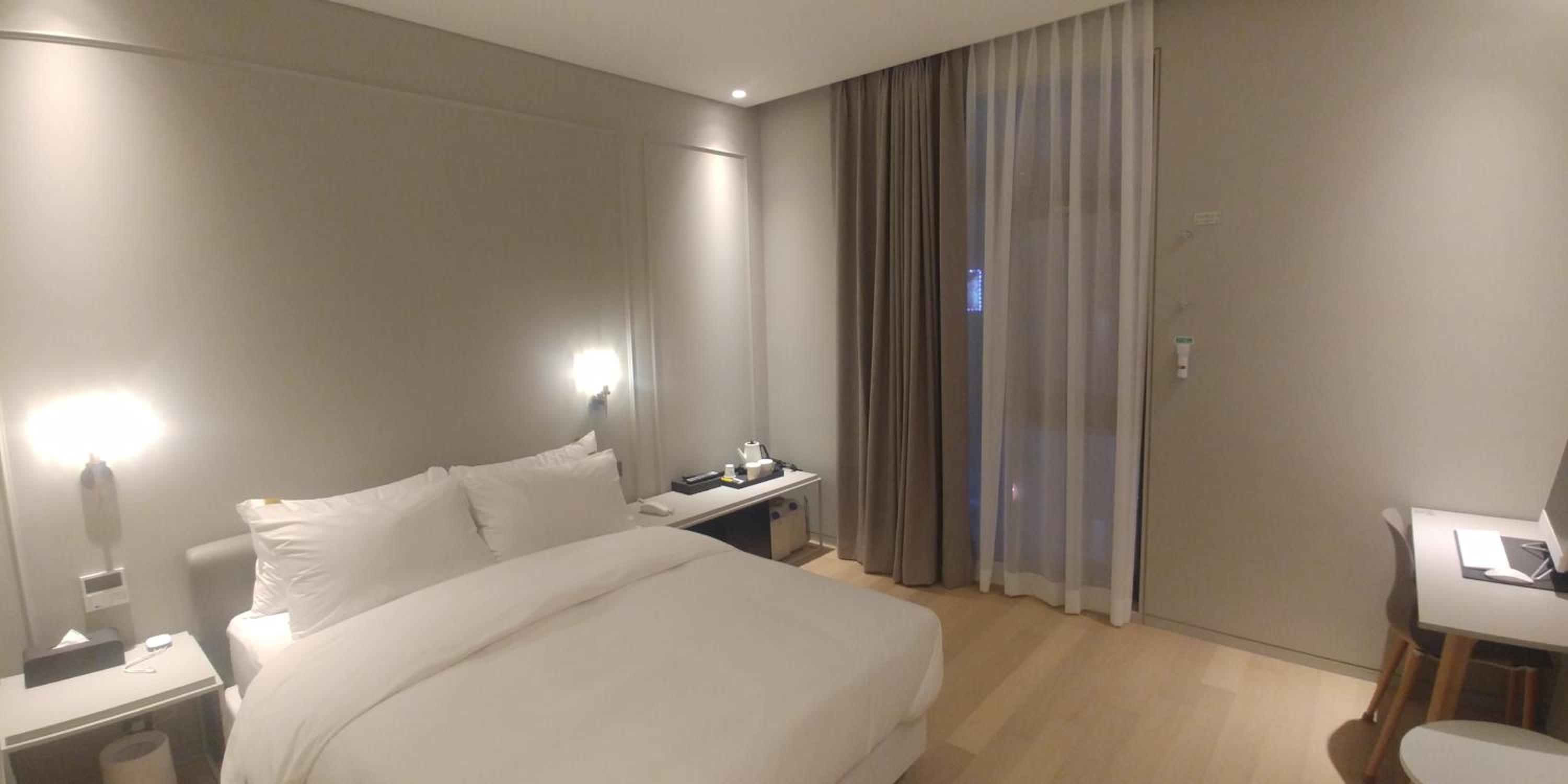 Superior King Room - Photo 1