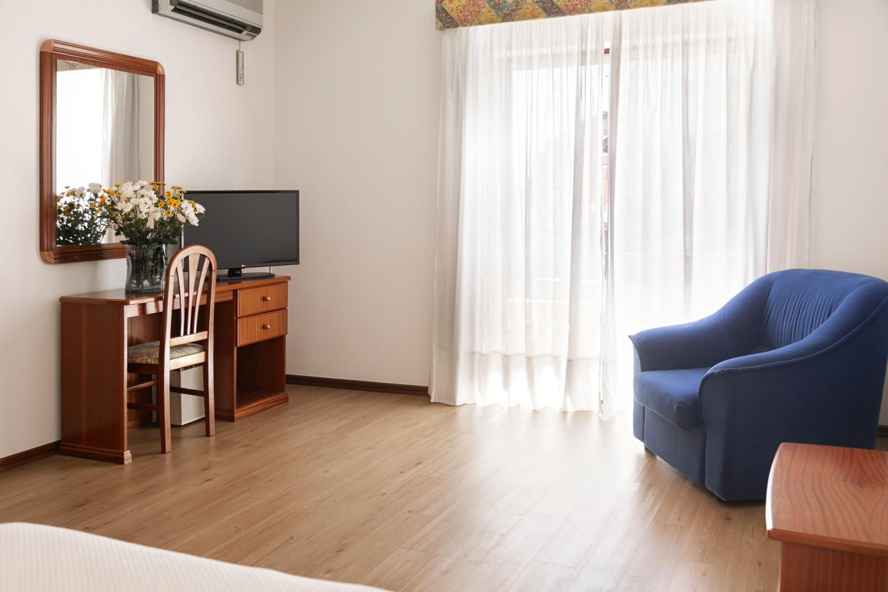 Double Room - Photo 11