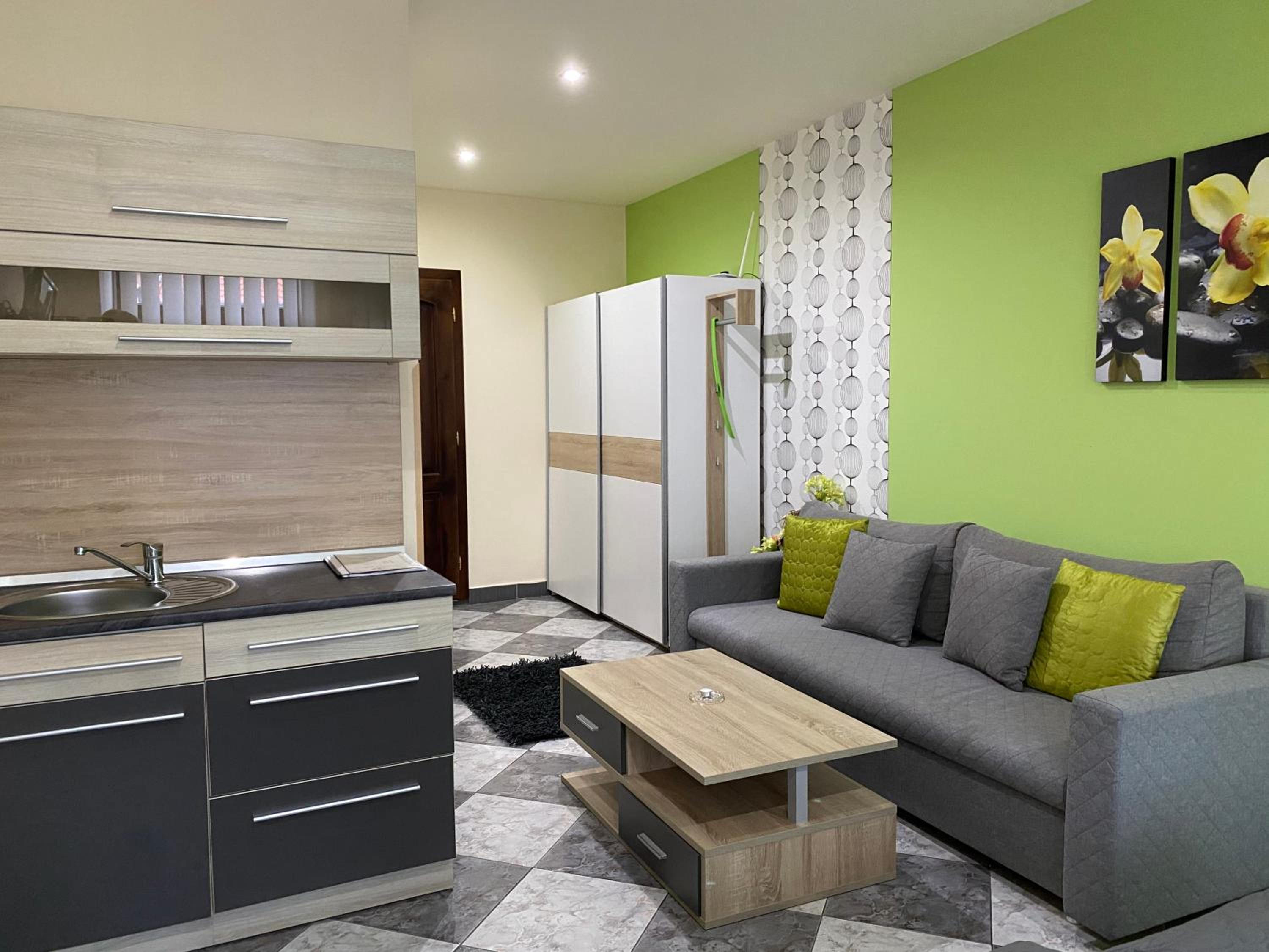Twin Room with Extra Bed - Photo 6