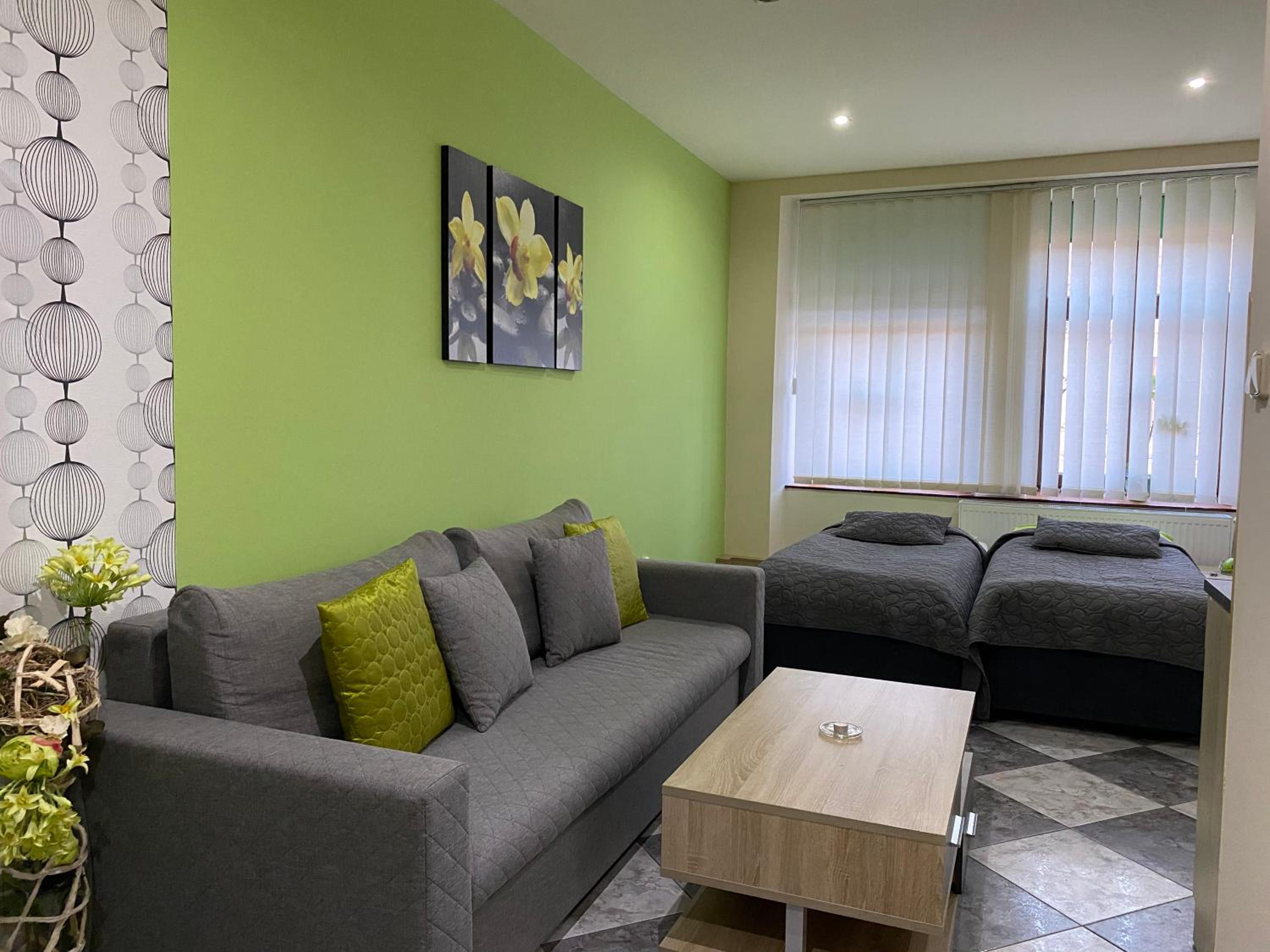Twin Room with Extra Bed - Photo 7
