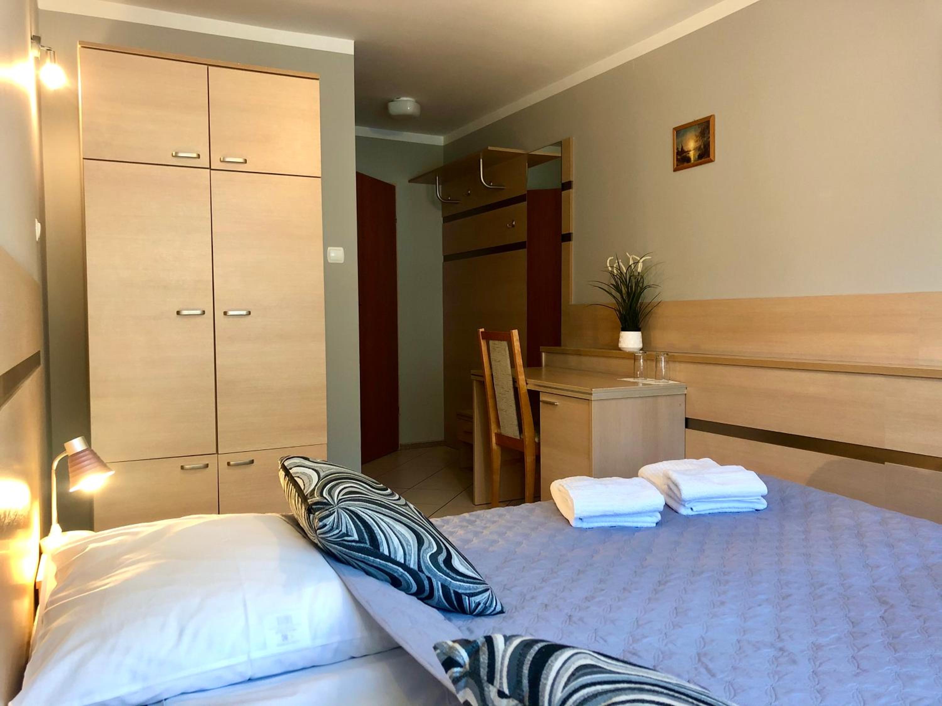 Twin Room - Photo 28