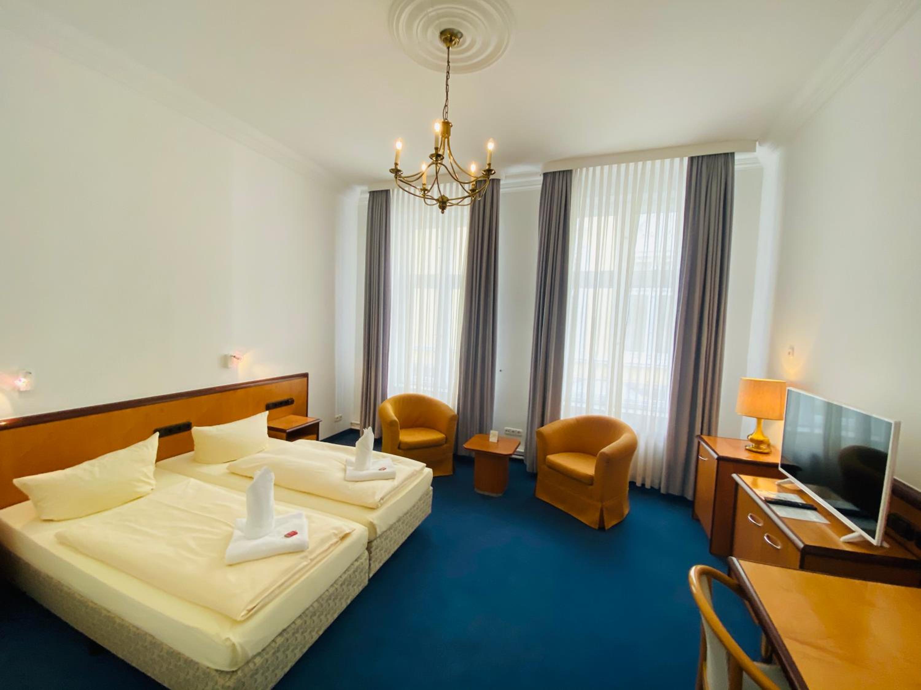 Double Room - Photo 30