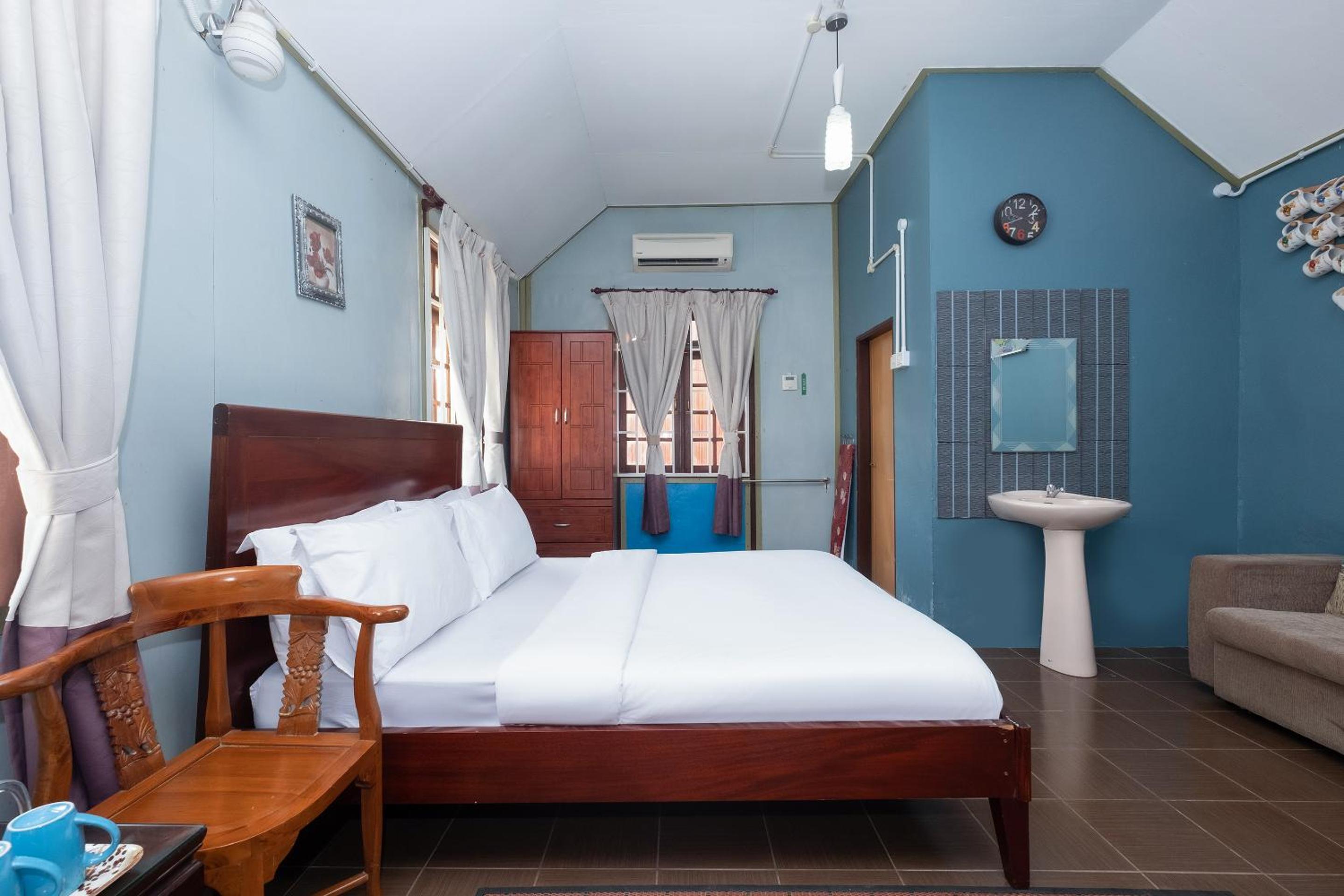 Deluxe Queen Room - Photo 2