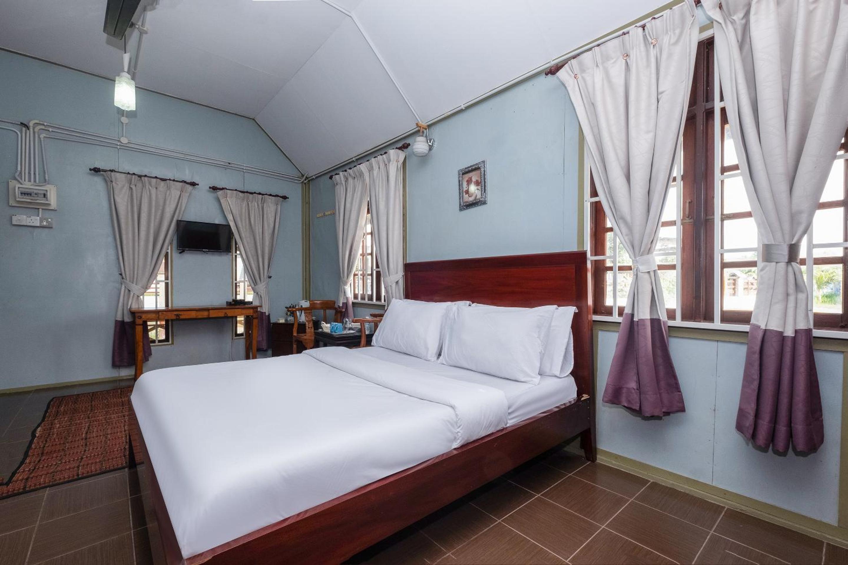 Deluxe Queen Room - Photo 4