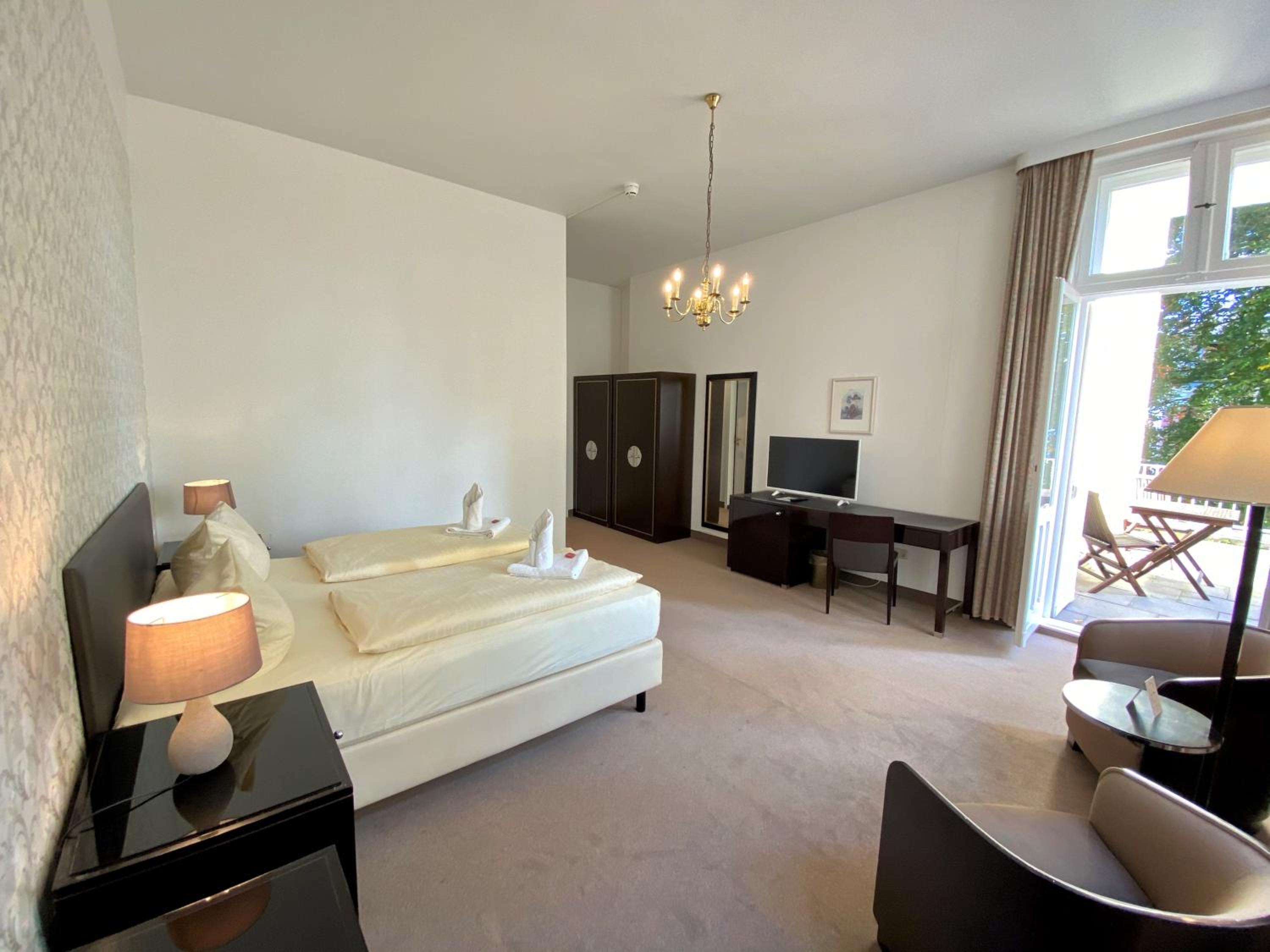 Double Room - Photo 12