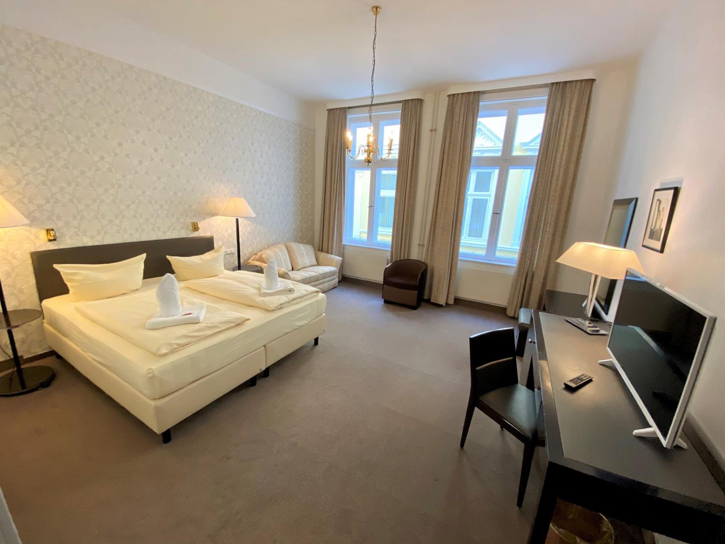 Double Room - Photo 25