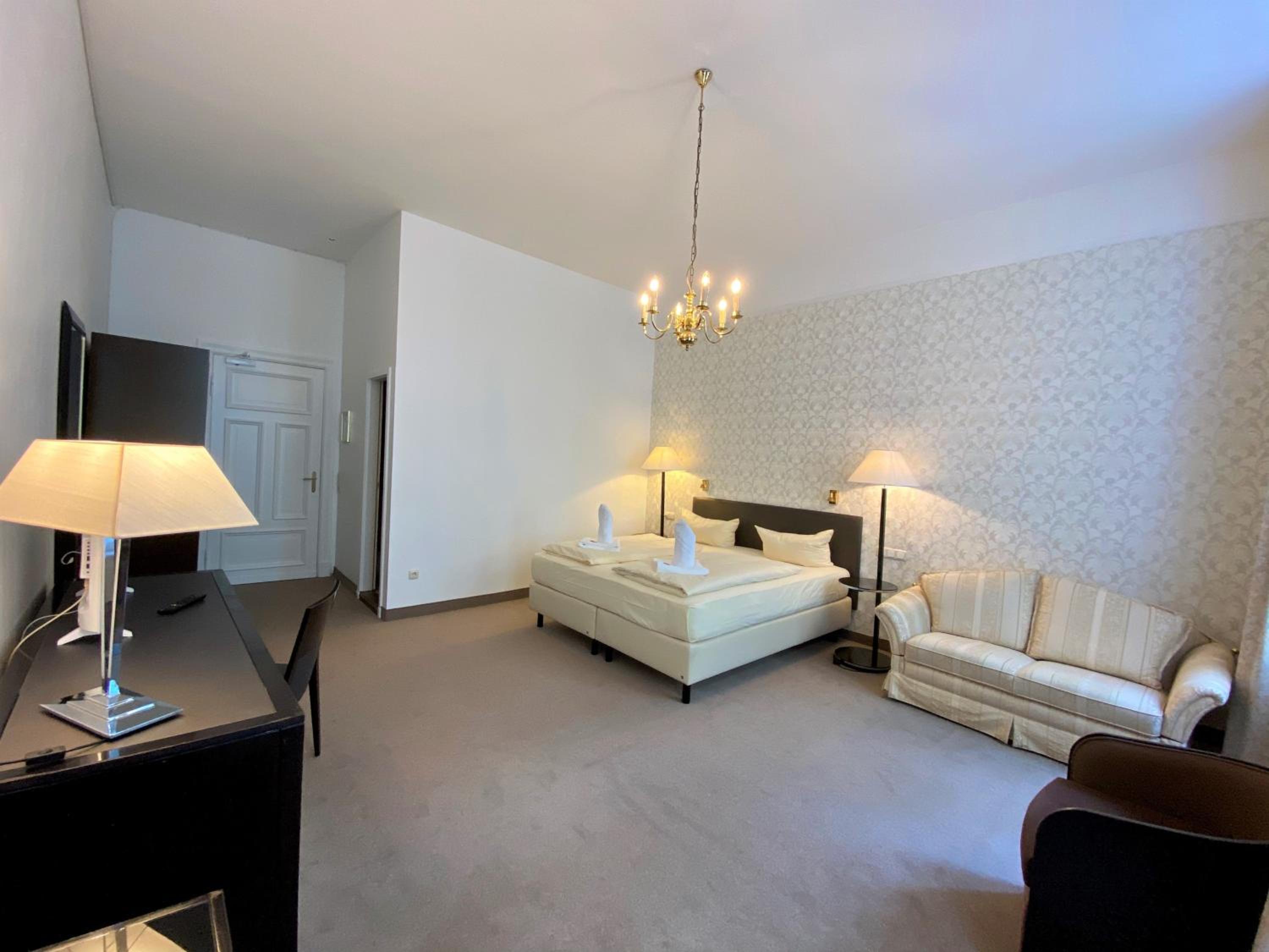 Double Room - Photo 26