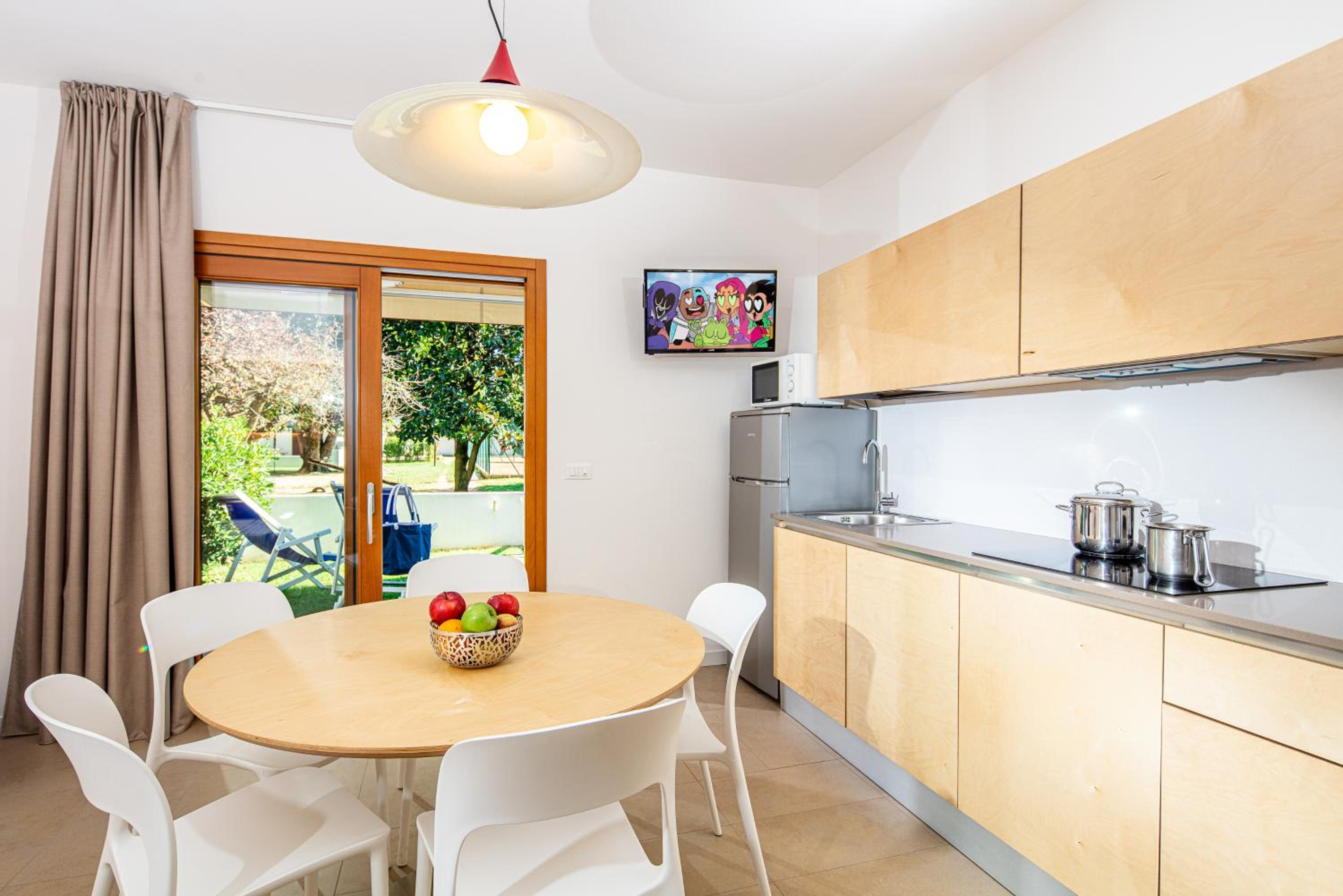 Deluxe Apartment with Private Garden - Photo 3
