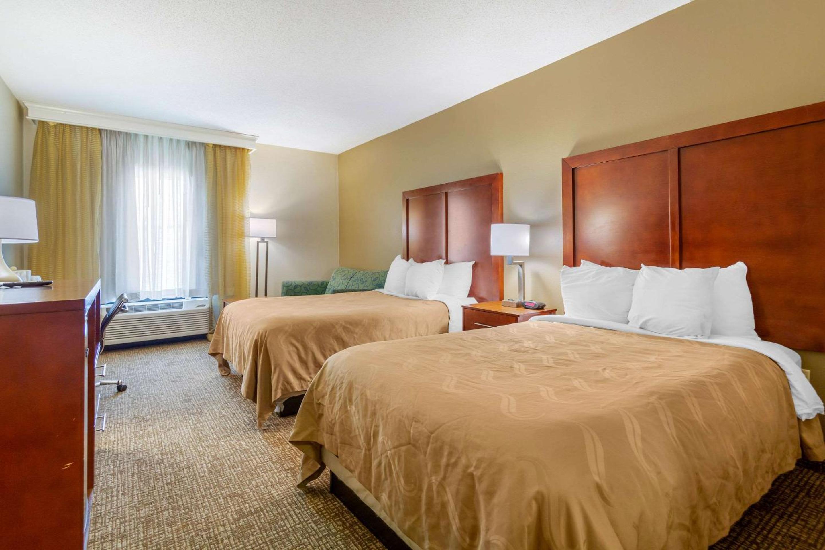 Double Room with Two Double Beds - Non-Smoking - Photo 3