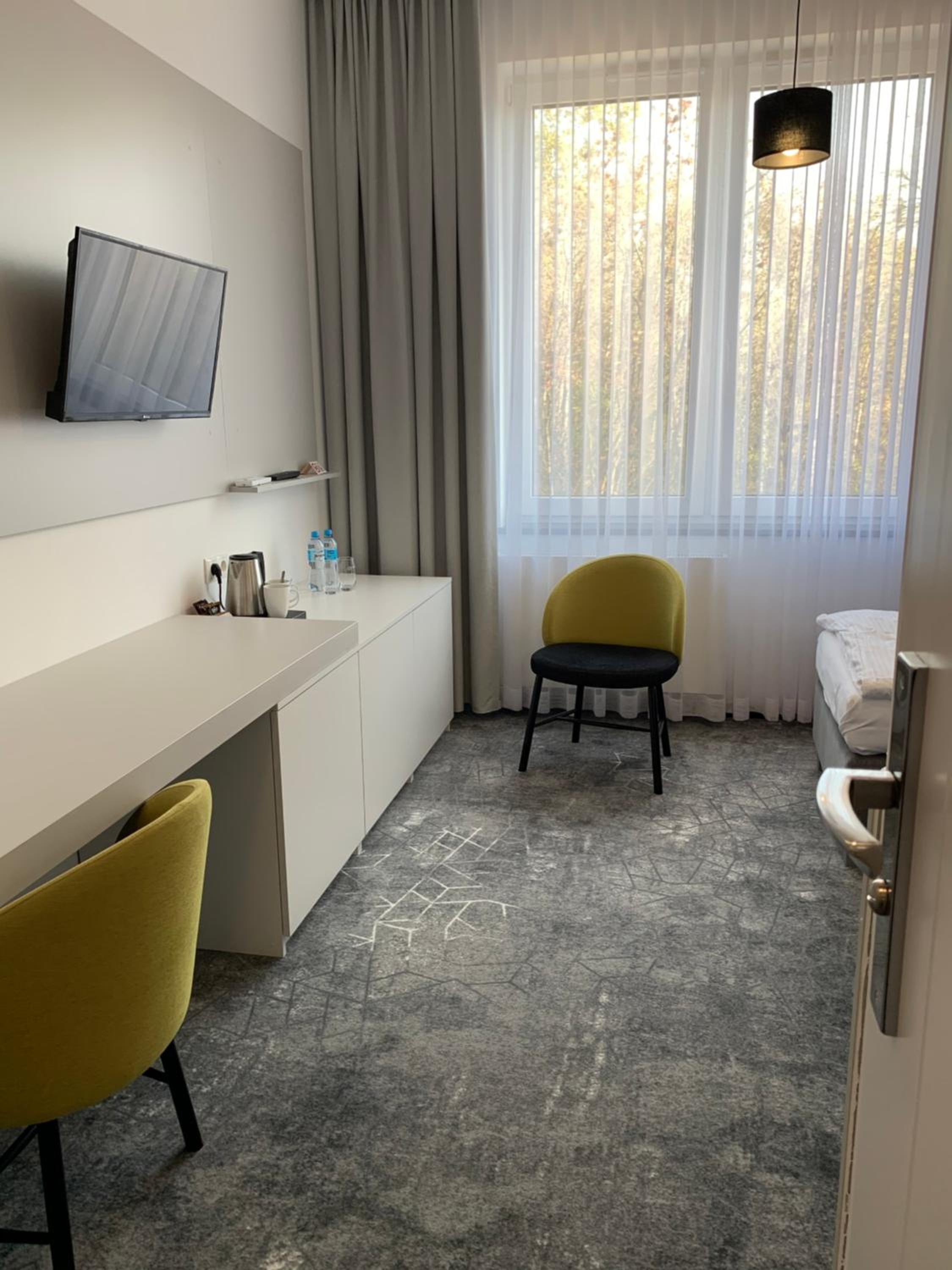 Deluxe Double or Twin Room - Photo 12