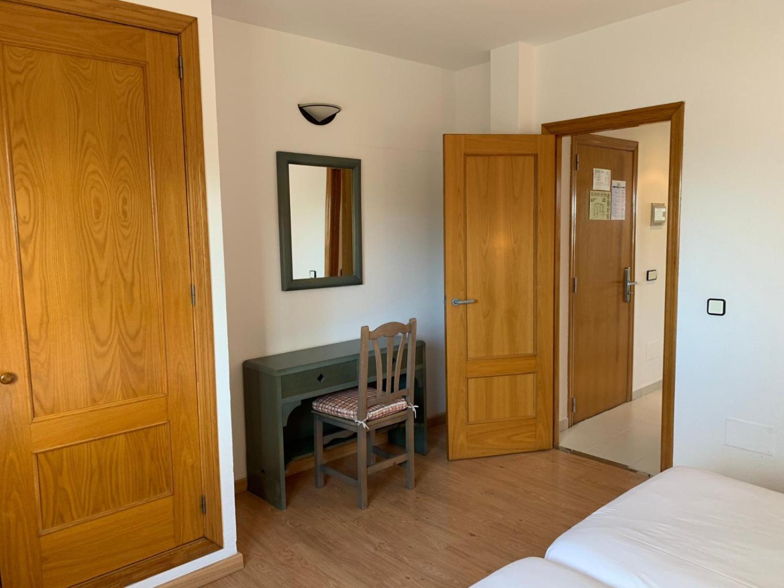 One-Bedroom Apartment - Photo 3