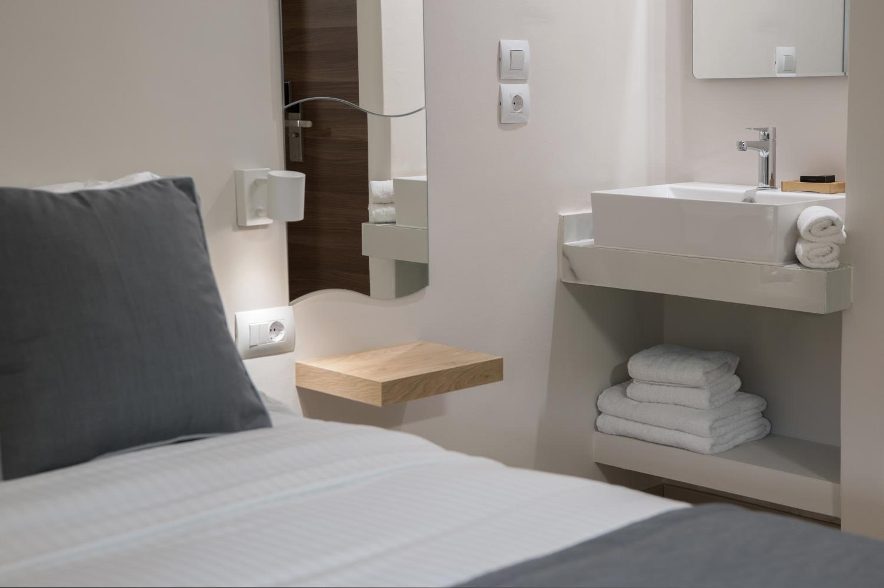 Superior Double or Twin Room with Balcony photo 3