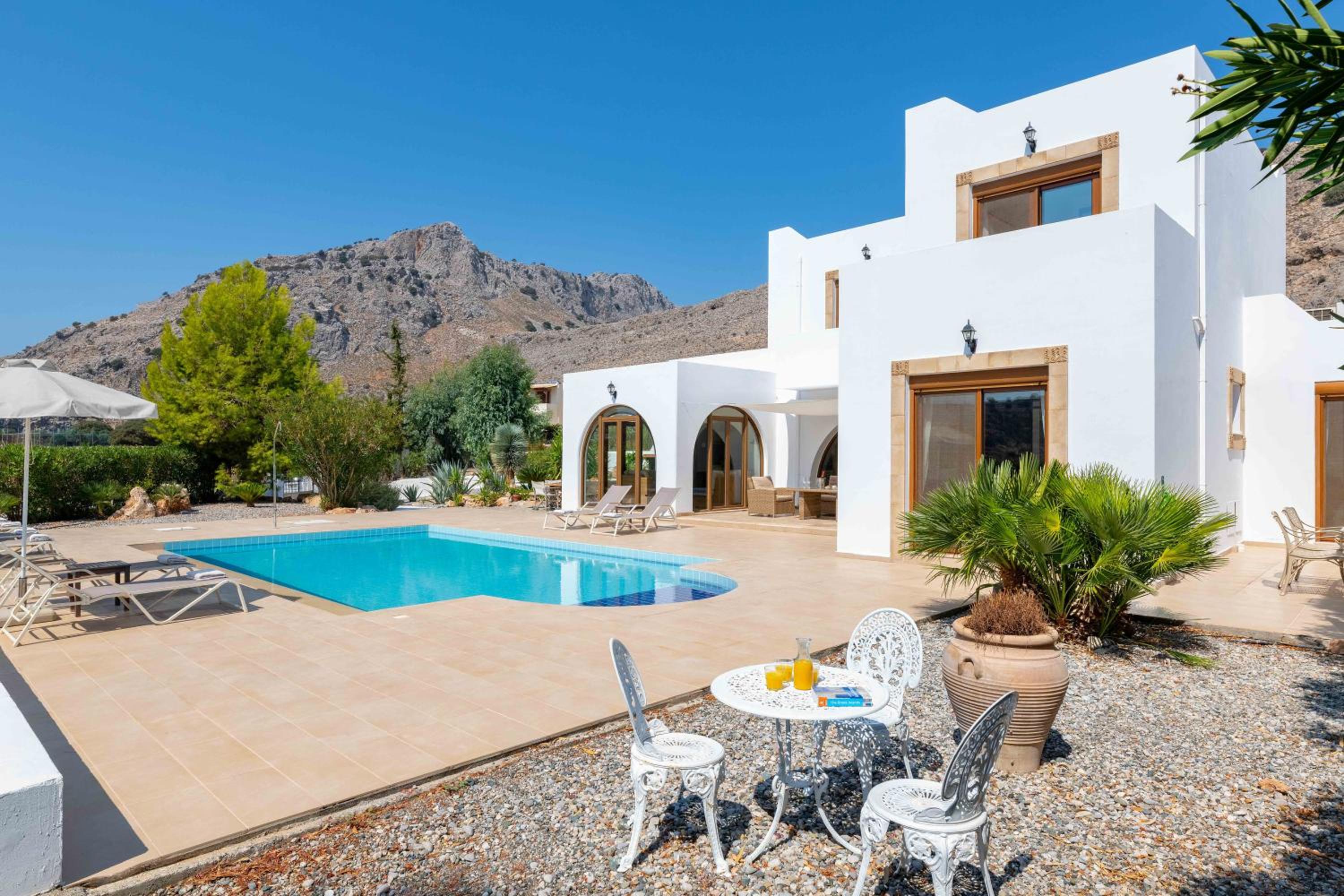 Villa photo 3