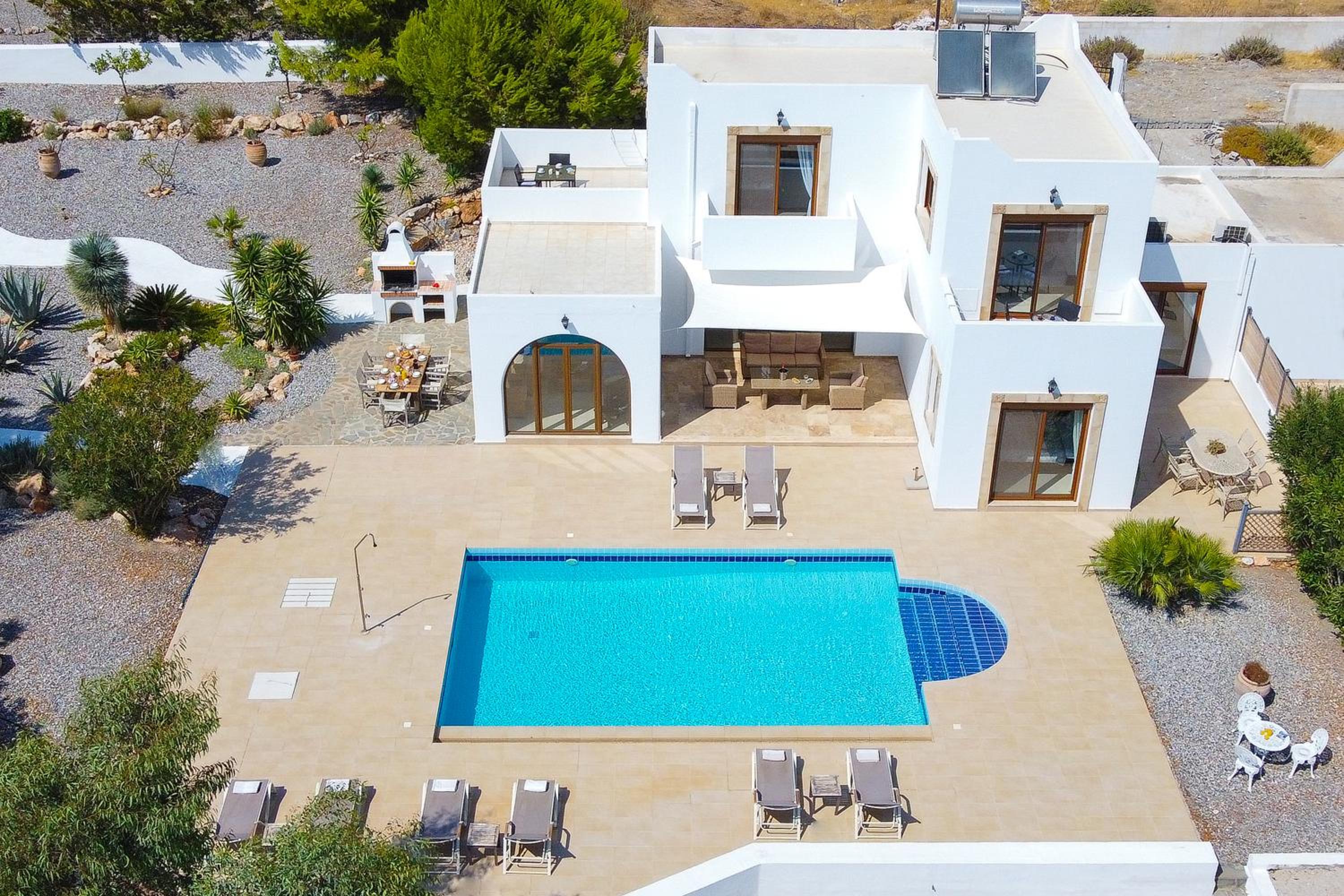 Villa photo 2
