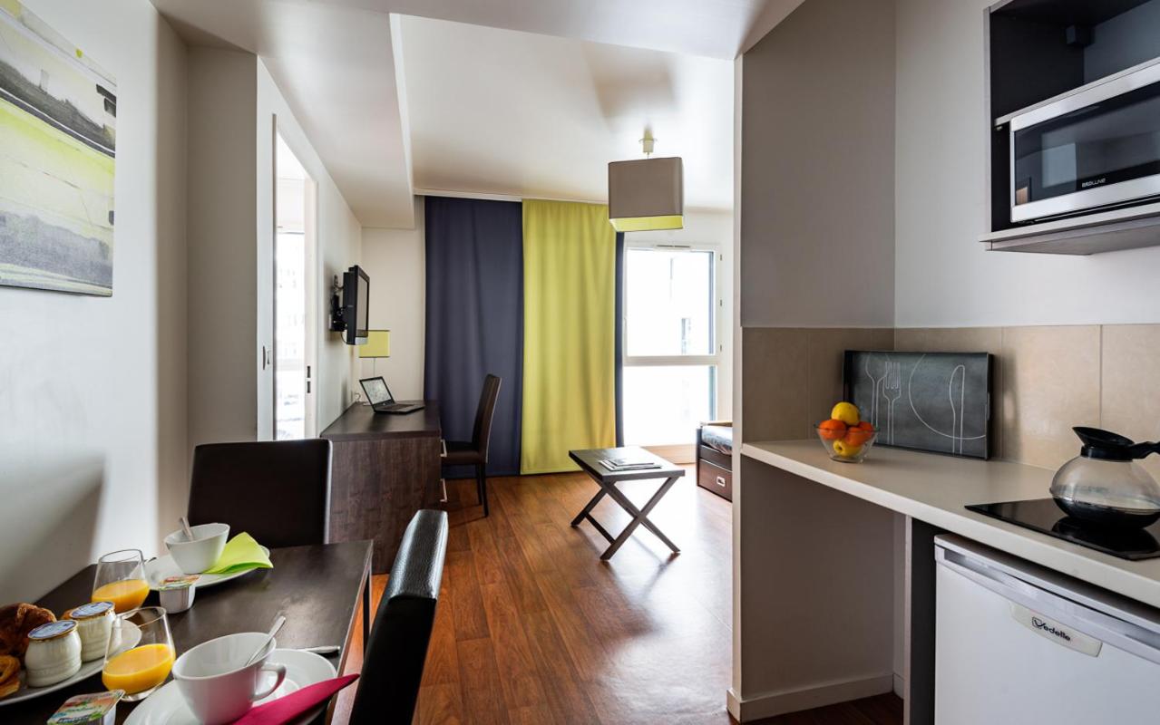 Family Apartment (2 Adults + 2 Children) - Parking & Breakfast Included