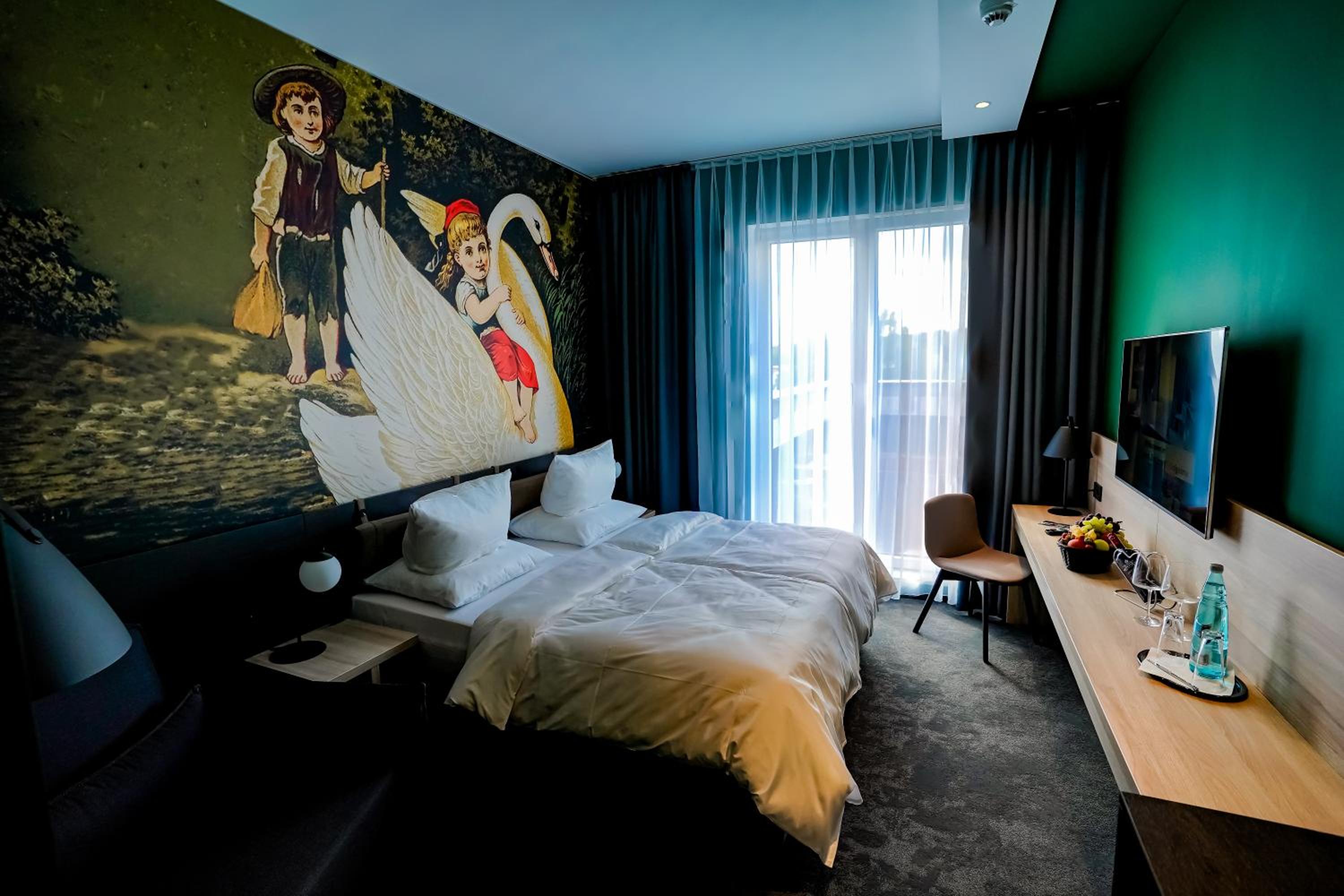 Large Double Room - Photo 3