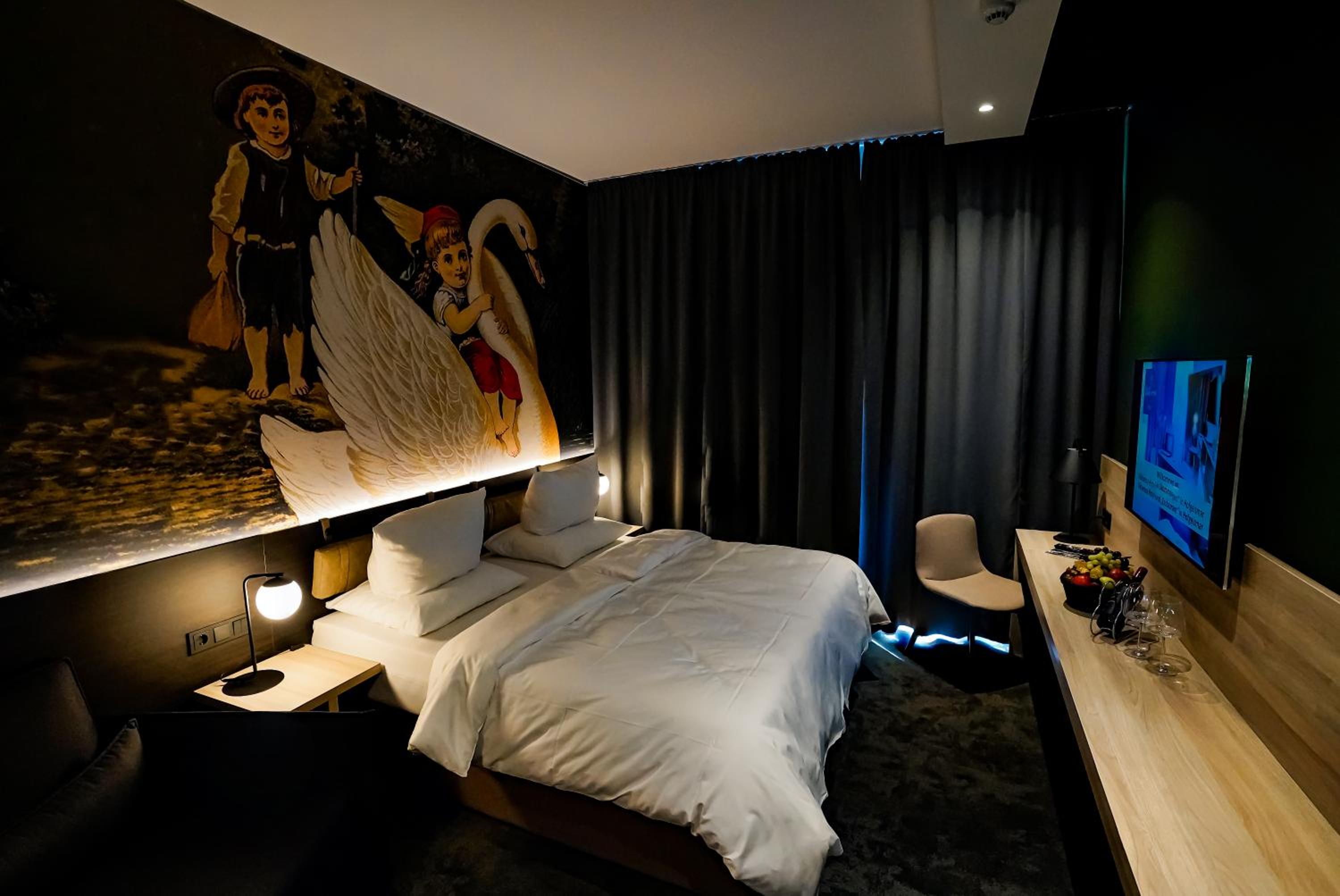 Large Double Room - Photo 1