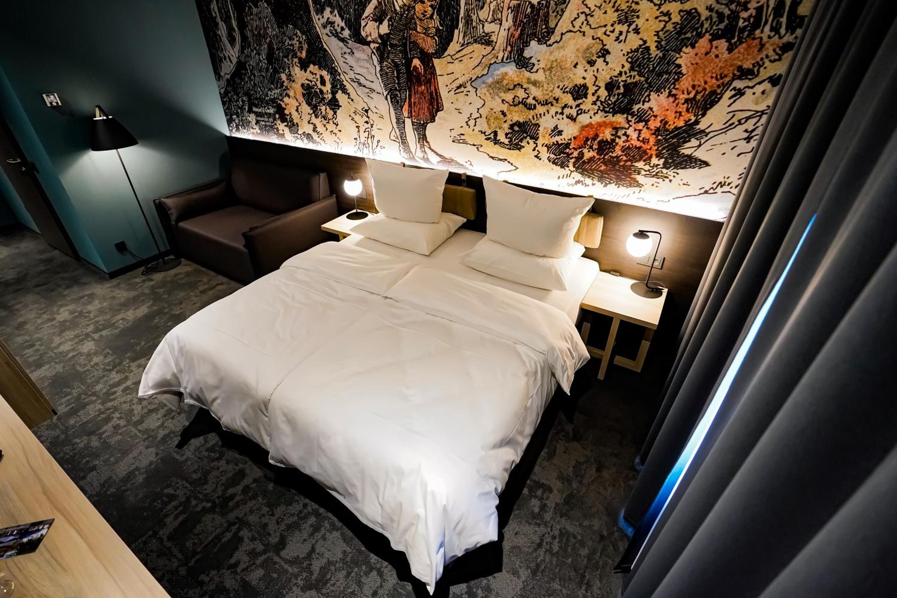 Large Double Room - Photo 4
