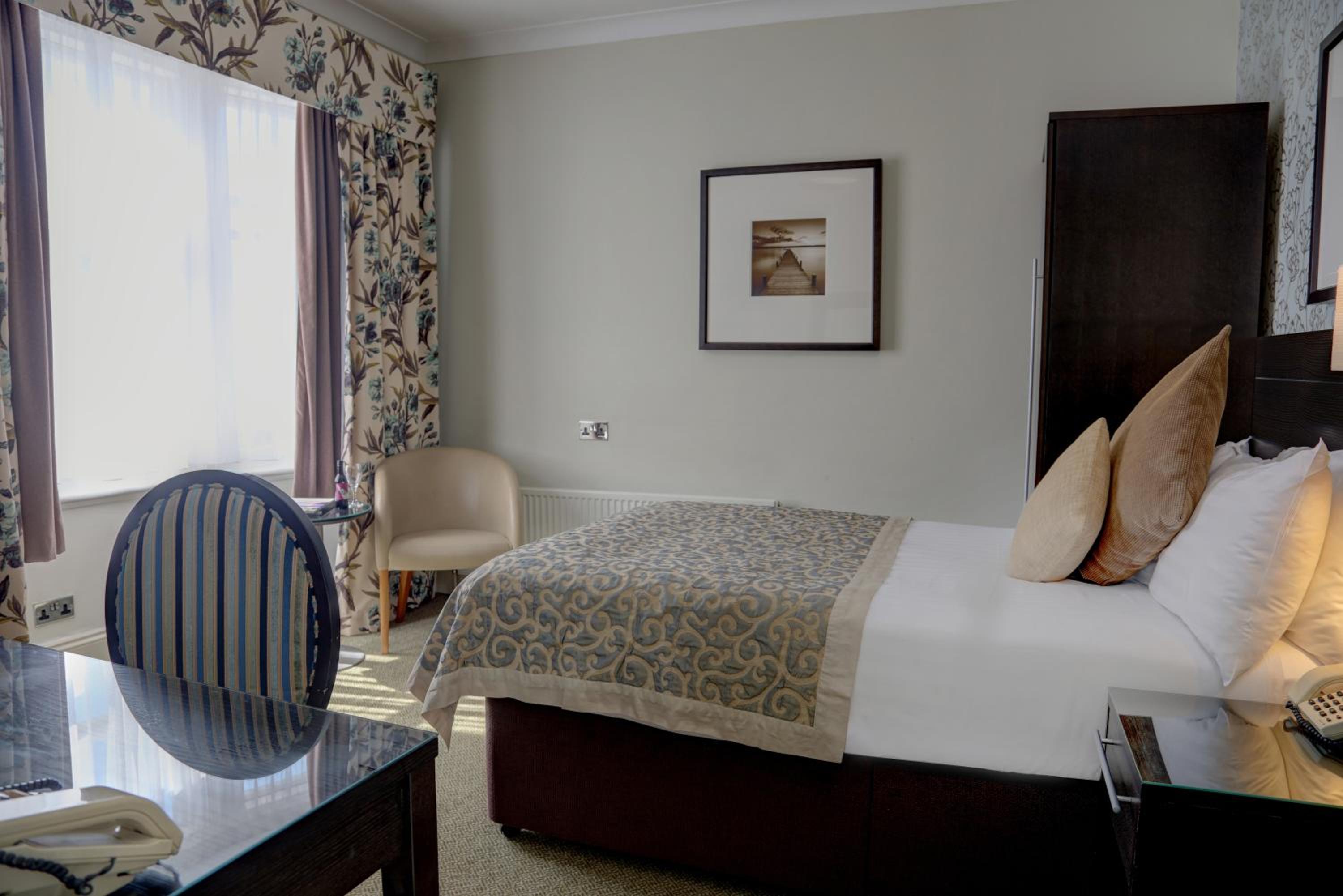 Small Double Room with Mini Double Bed photo 3