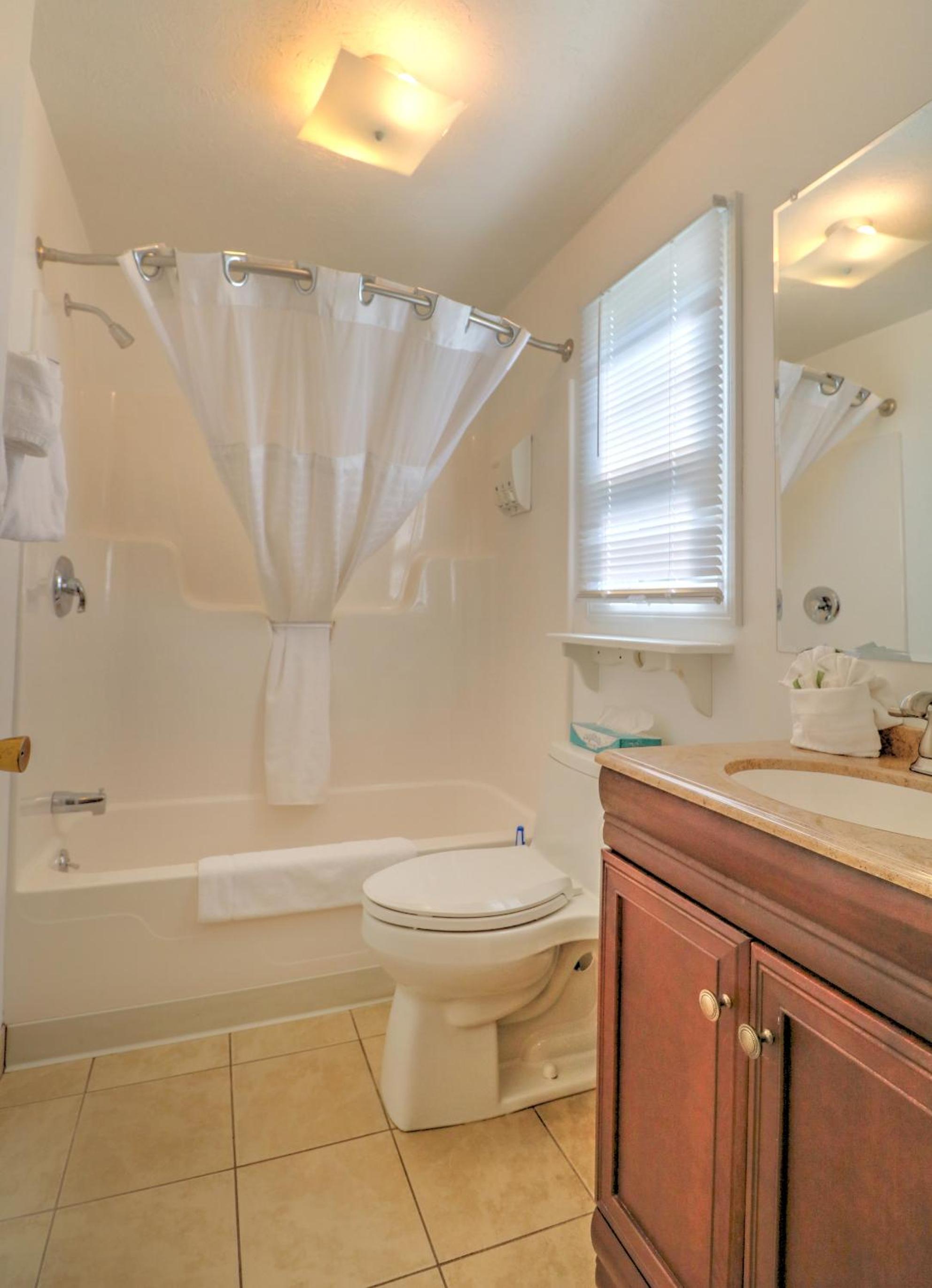 Queen and Double Room - Photo 2