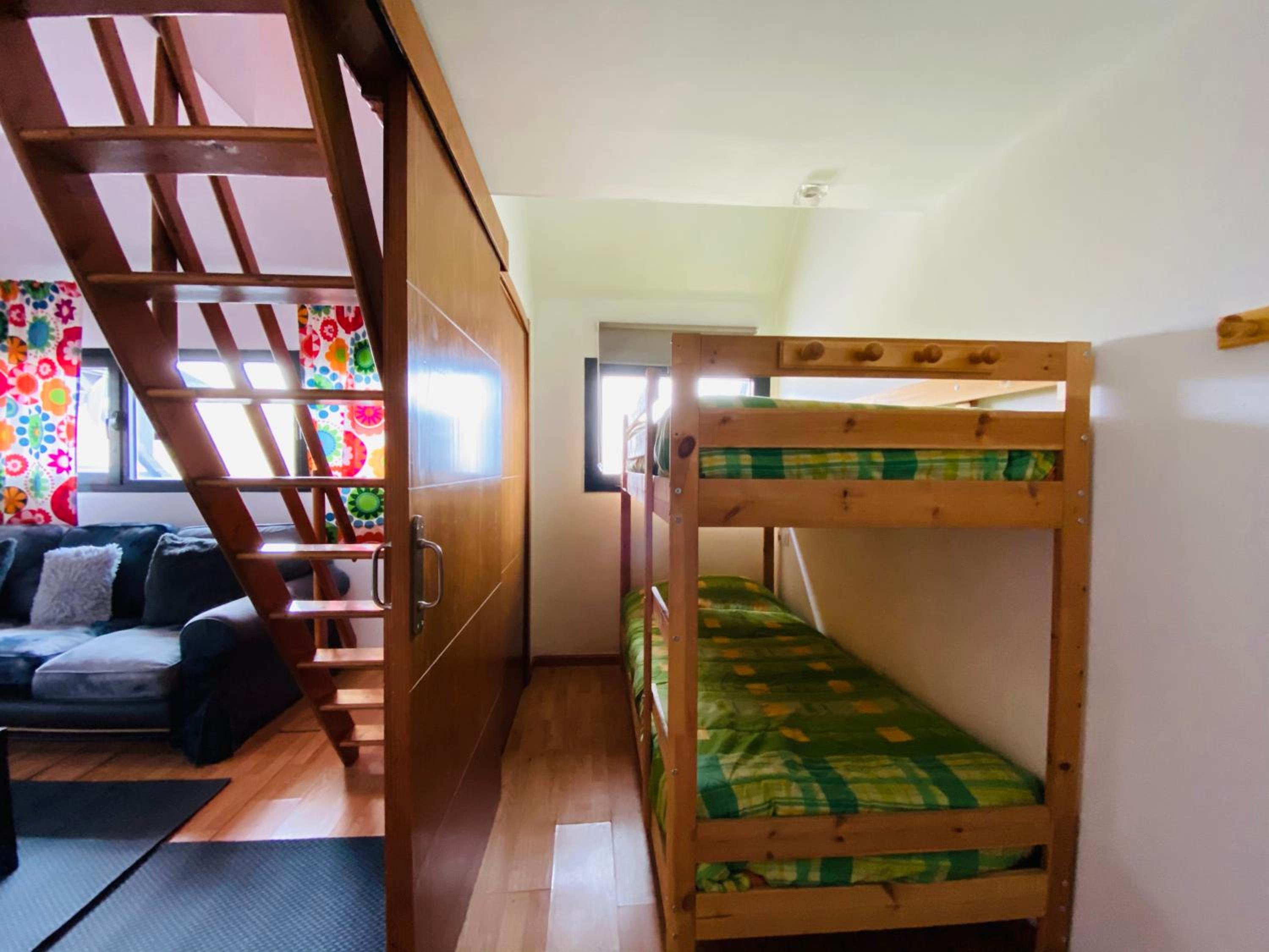 Apartment with Mountain View - Photo 11