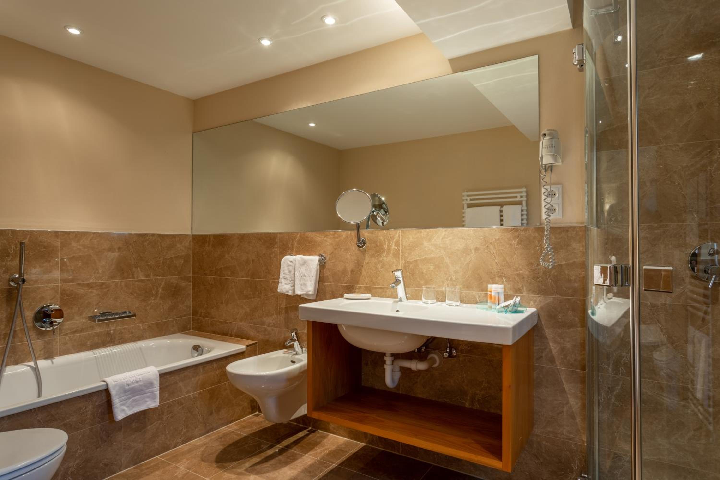 Double or Twin Room photo 3