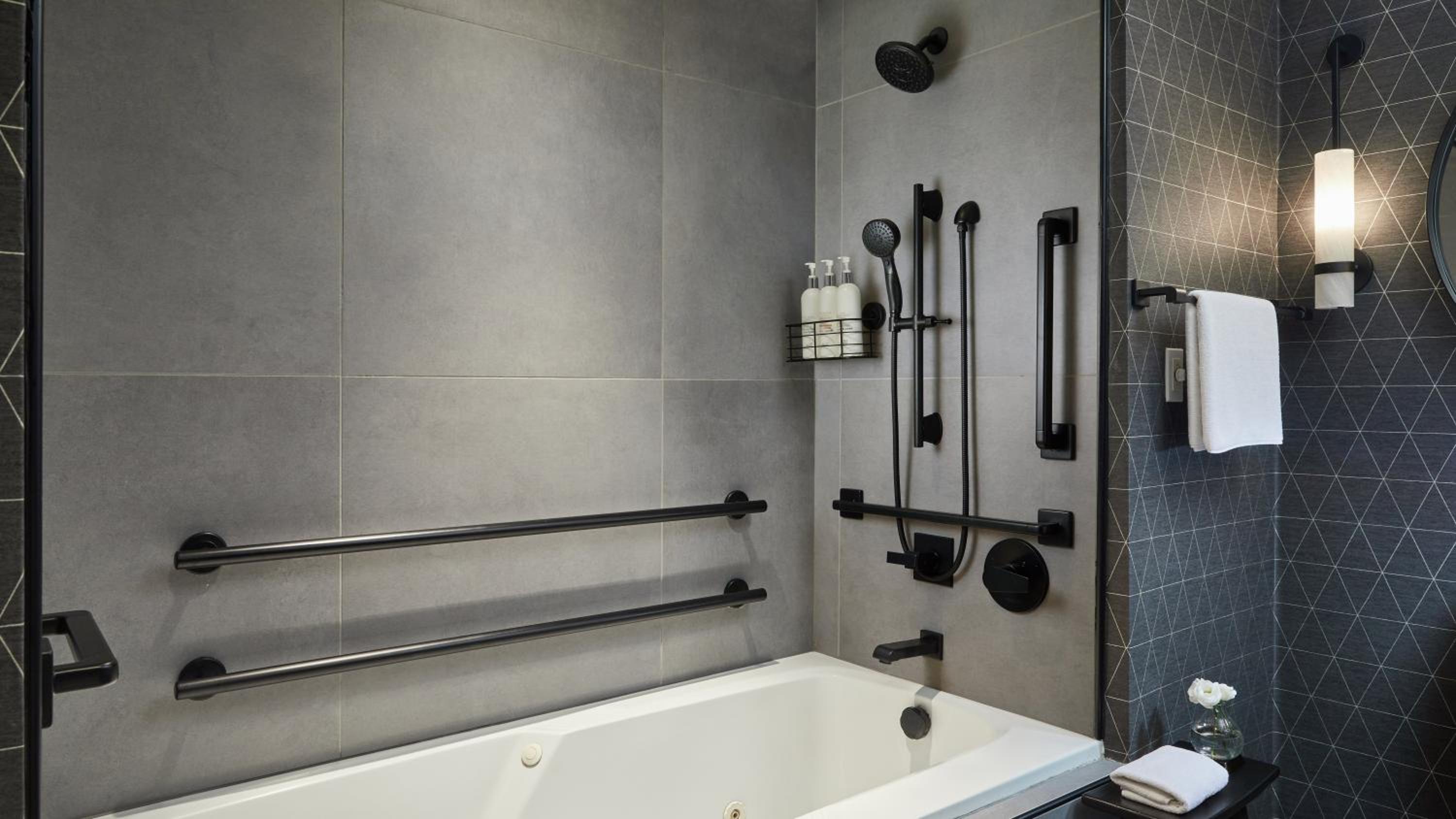 One-Bedroom Suite with Tub - Mobility Accessible - Photo 2