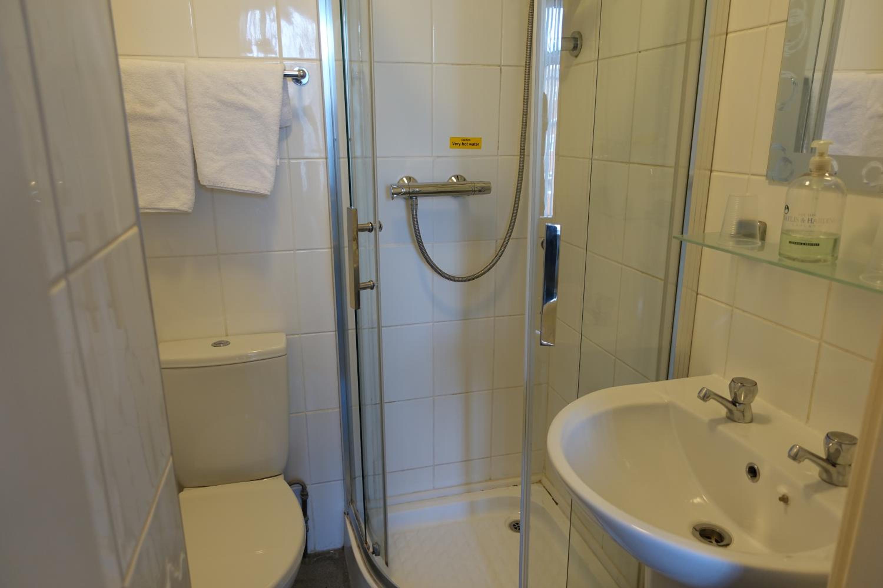Triple Room with Shower photo 2