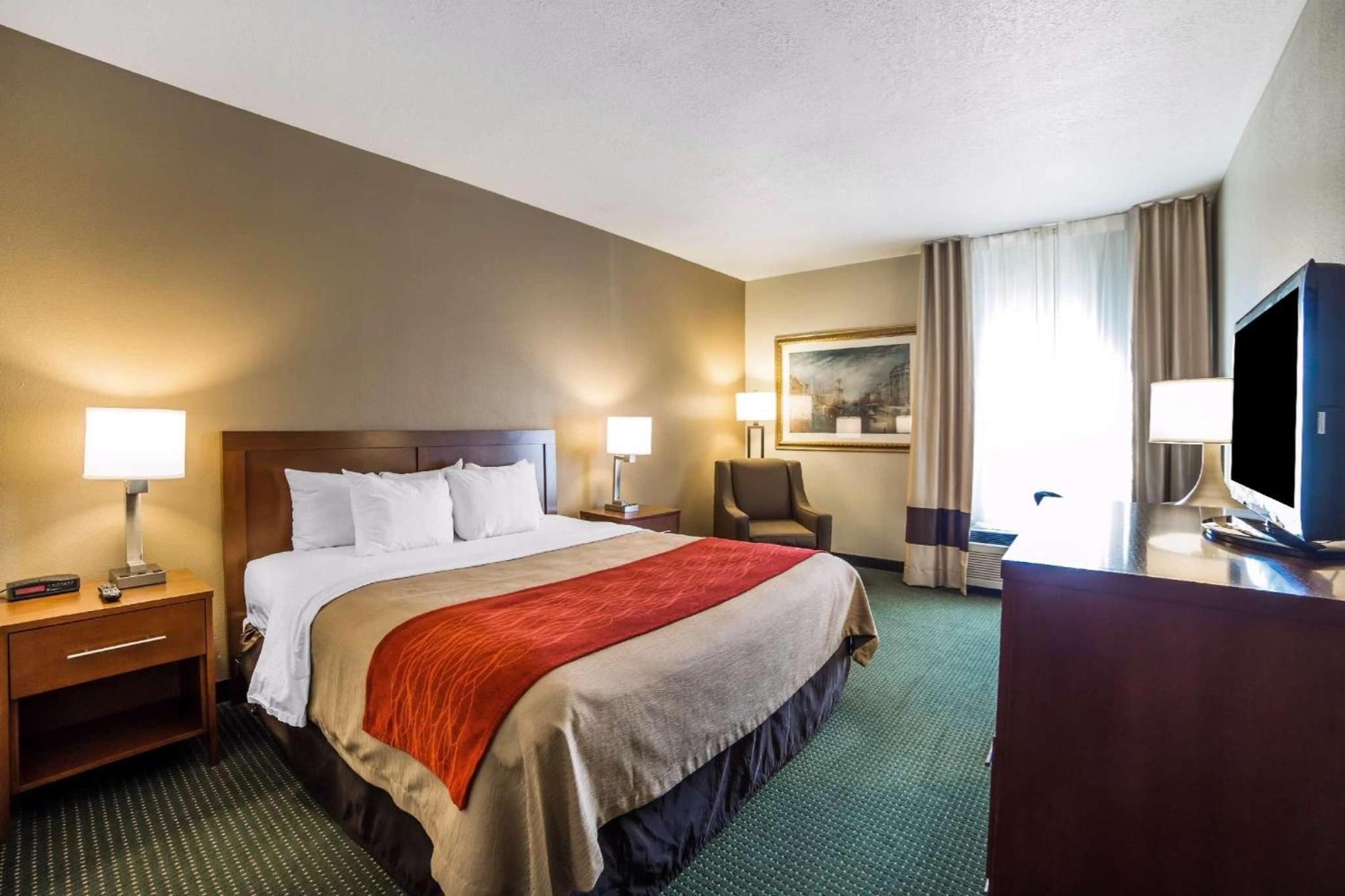 King Room - Non-Smoking - Photo 1