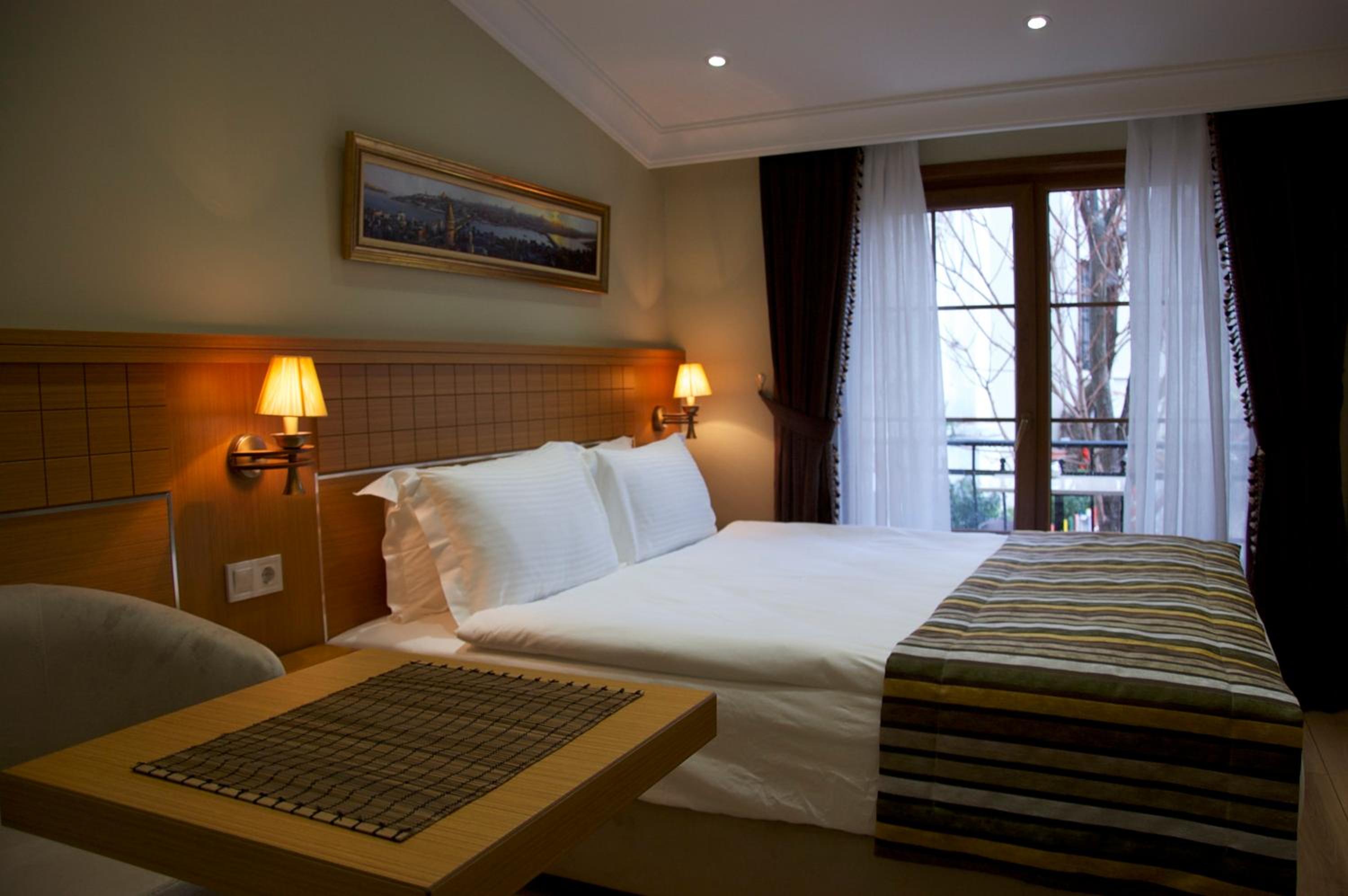 Deluxe Suite with Balcony