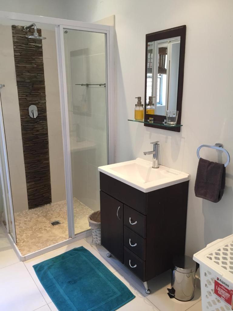 Five-Bedroom House - Photo 21