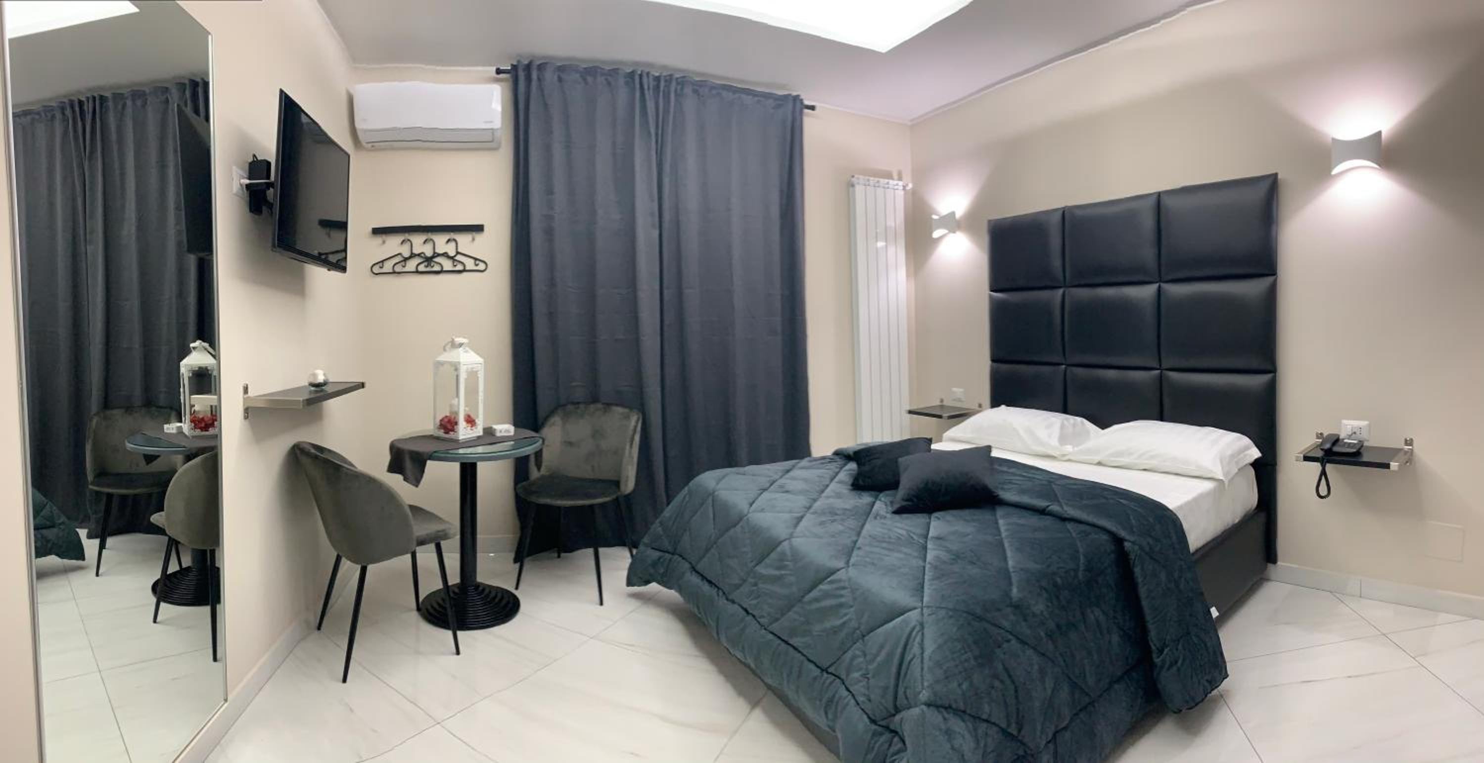 Double Room - Photo 13