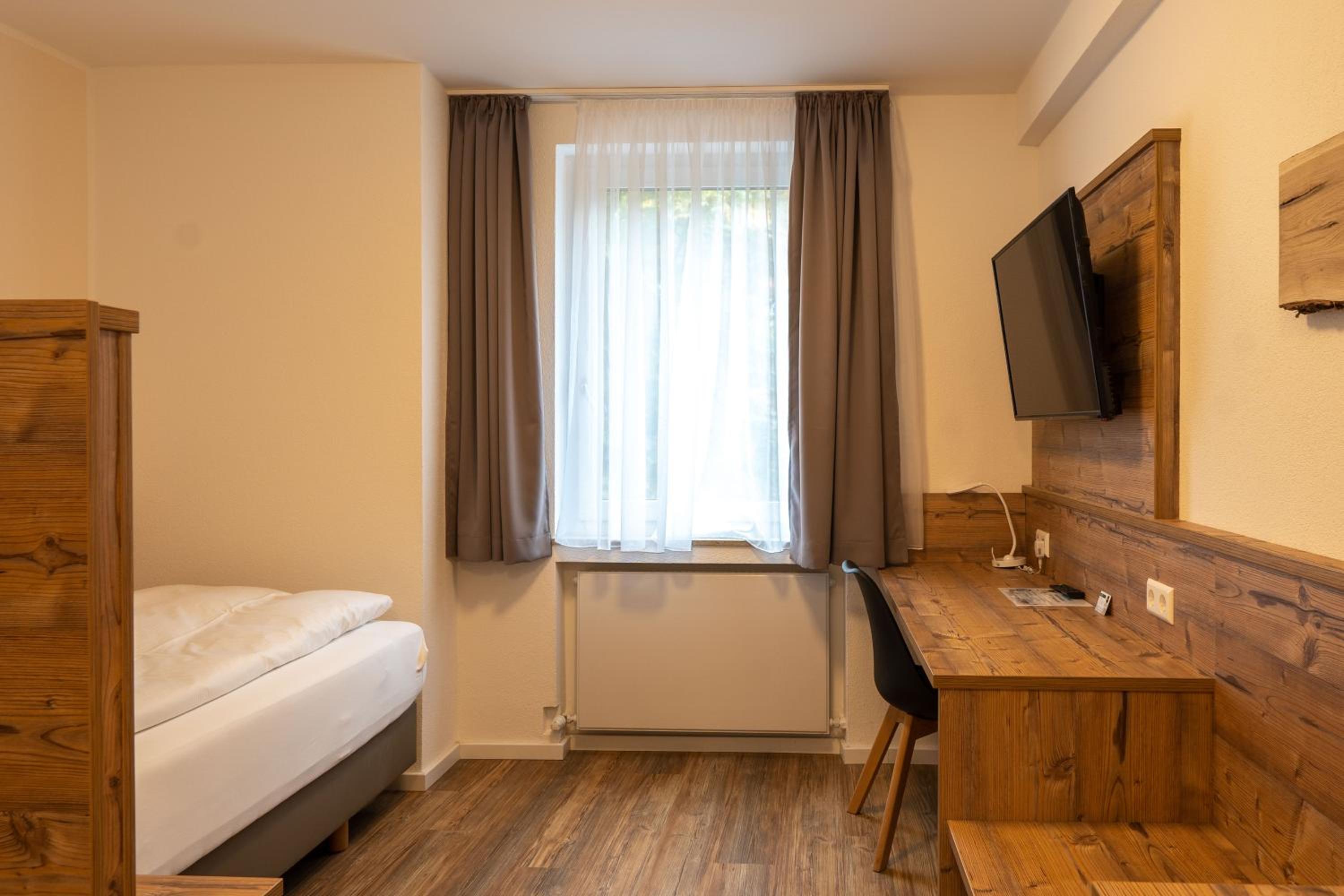 Large Single Room photo 3