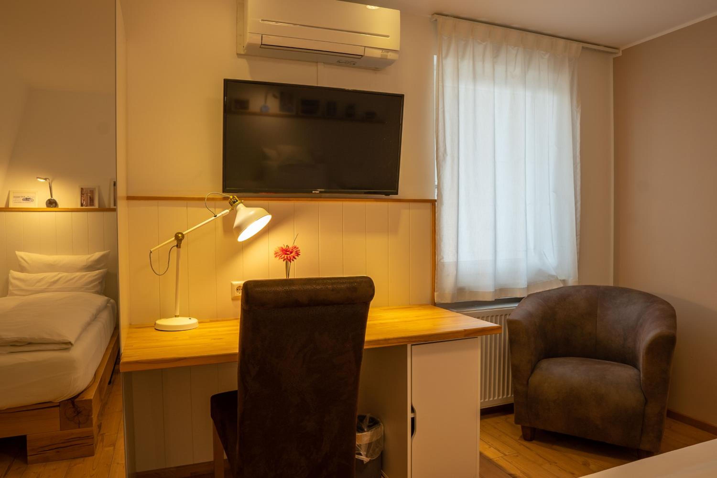 Large Single Room