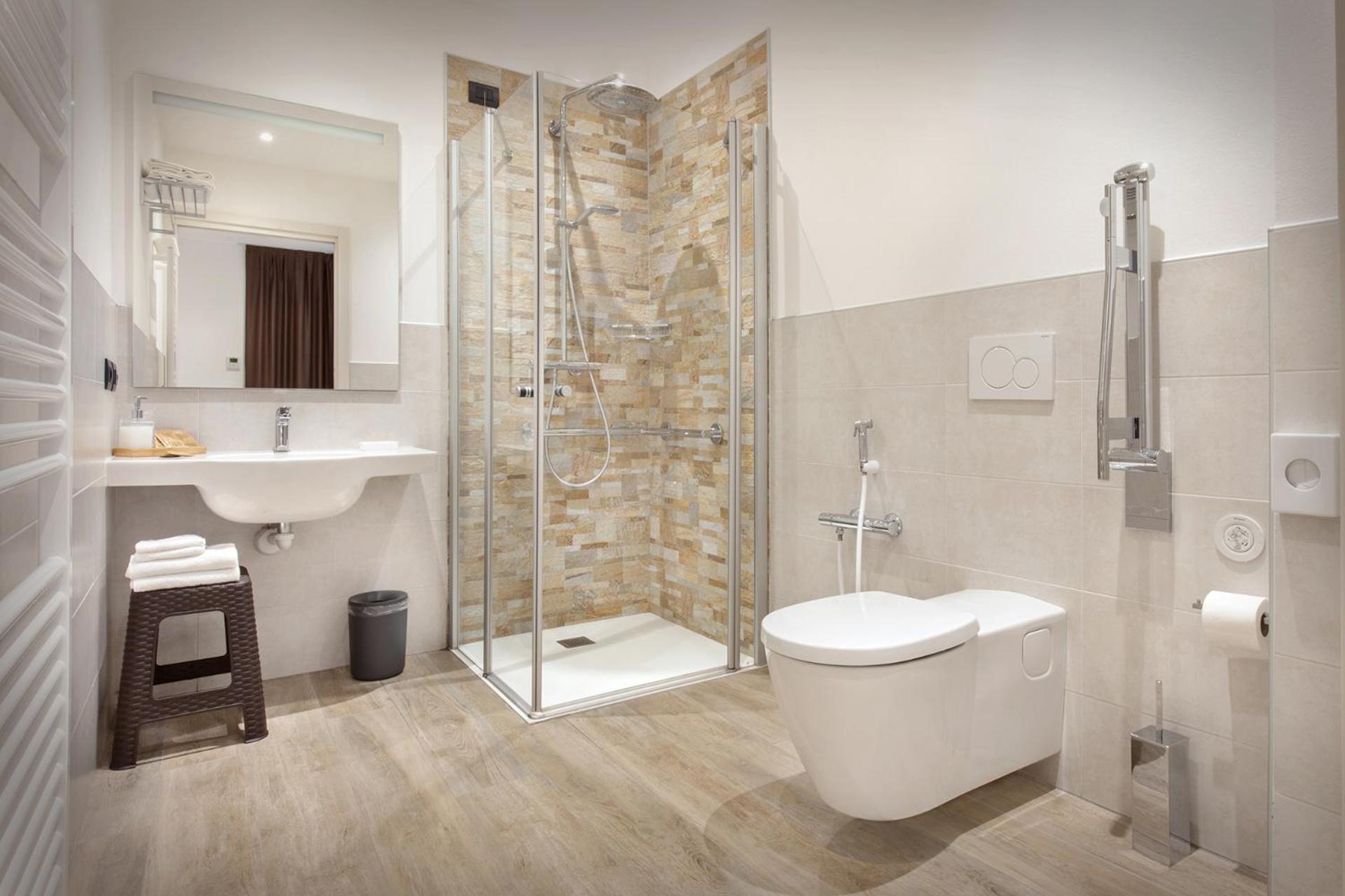 Double Room - Disability Access photo 2