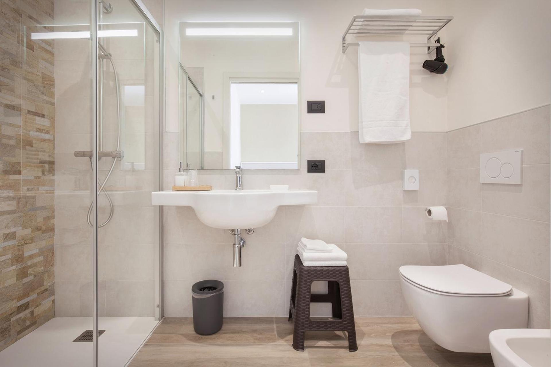 Double Room - Photo 4