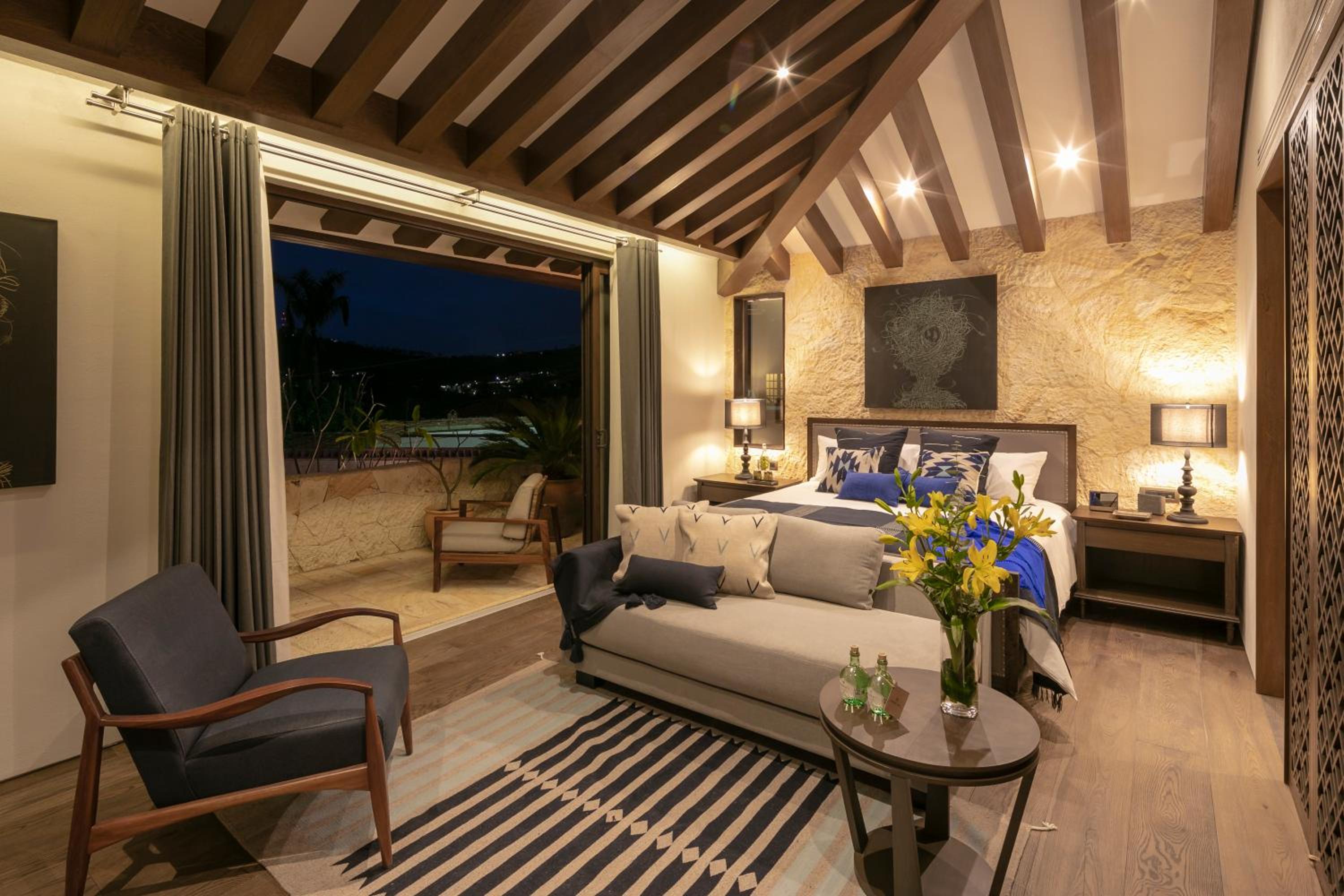 Deluxe Suite - Photo 8