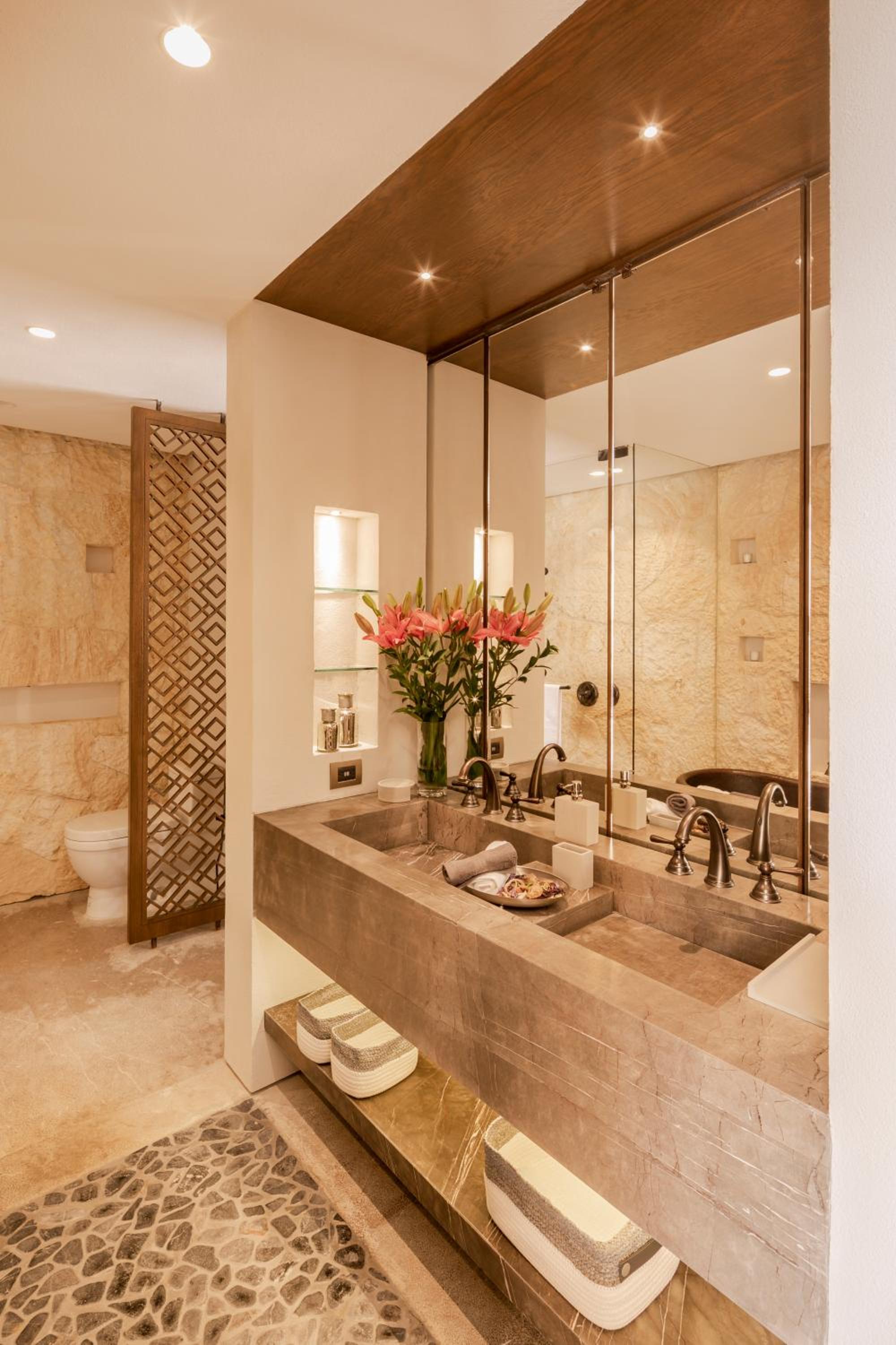 Deluxe Suite - Photo 10