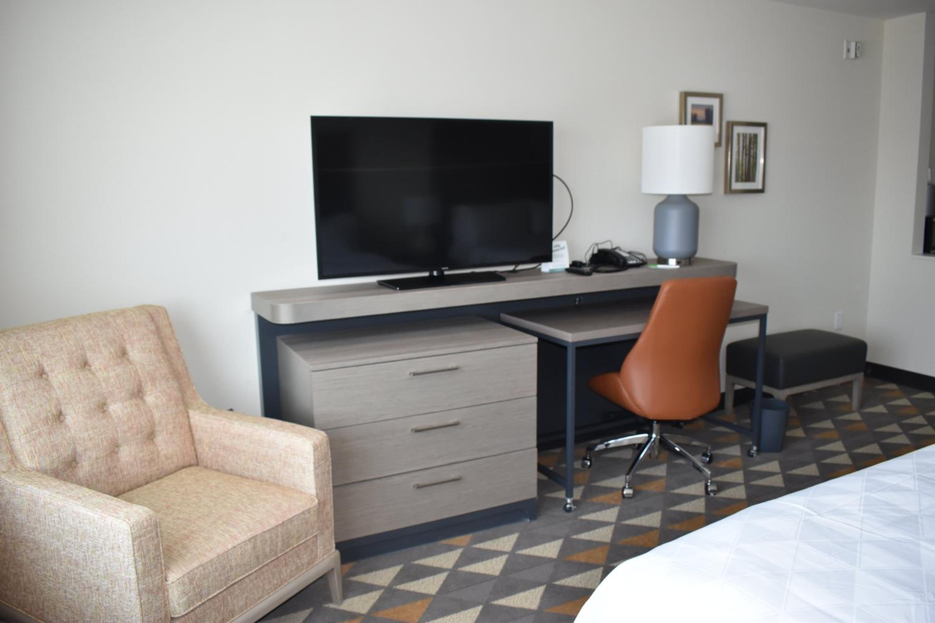 Standard Room with Two Queen Beds photo 1