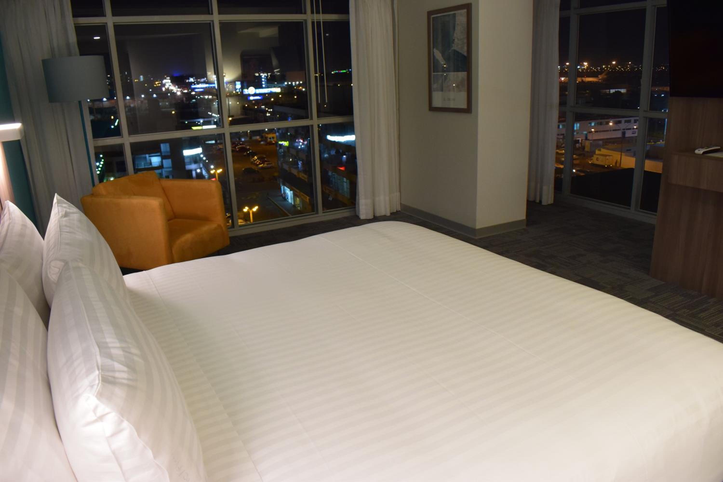 King Room with View - Non-Smoking photo 3