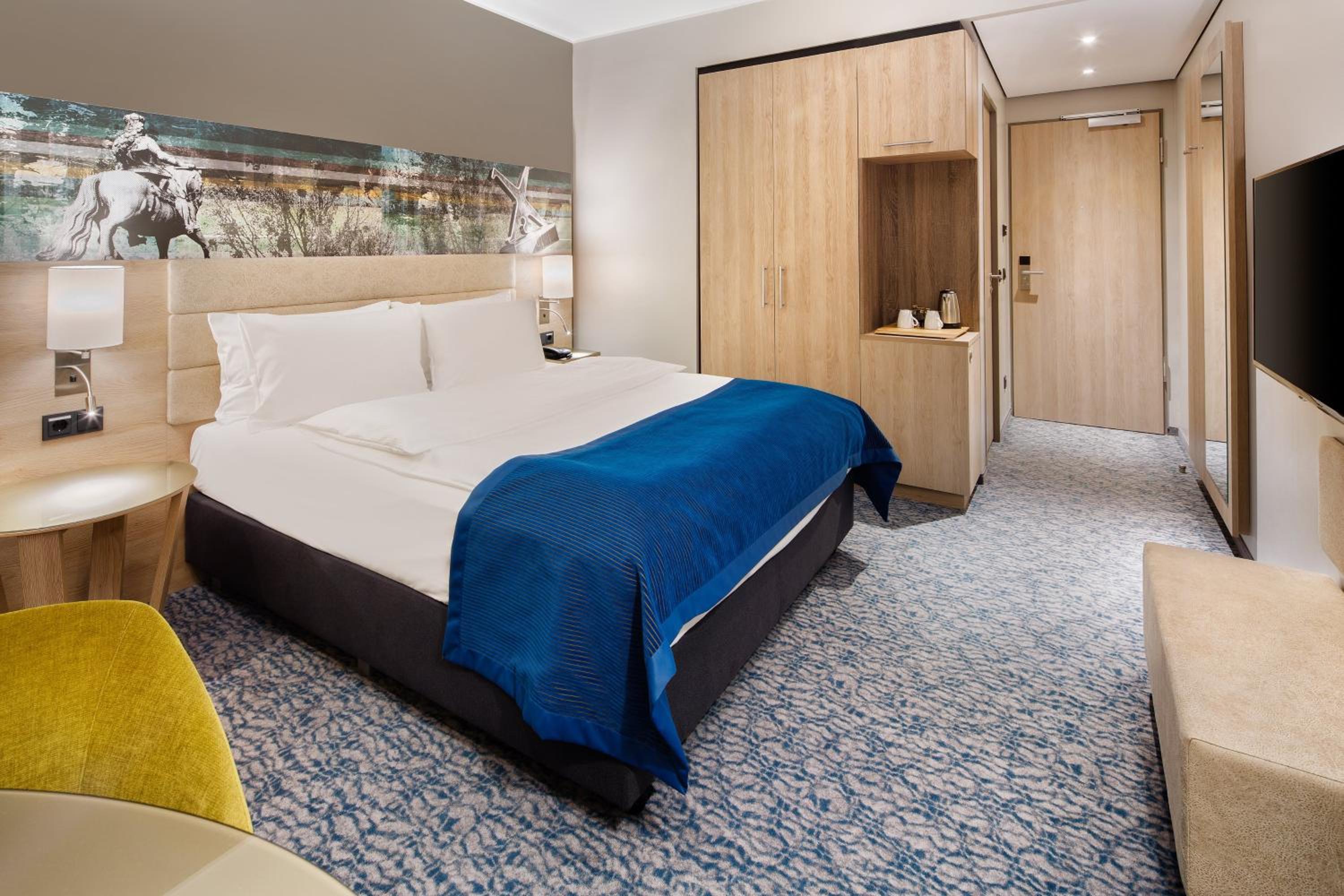 Standard Queen Room