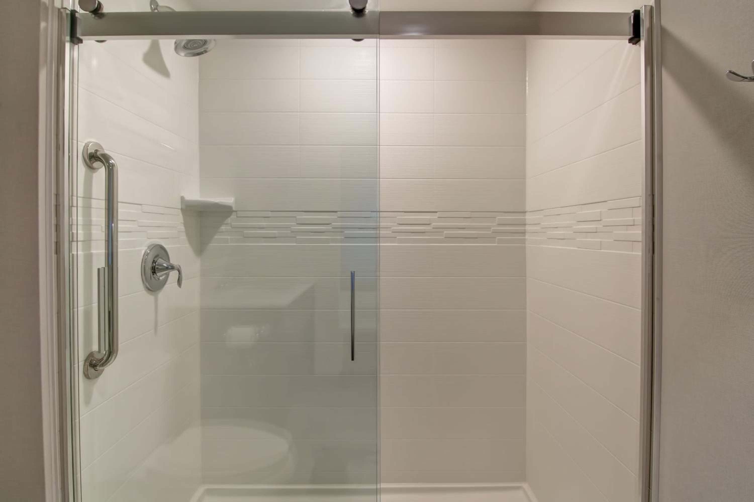 Standard King Room with Walk-In Shower - Photo 3