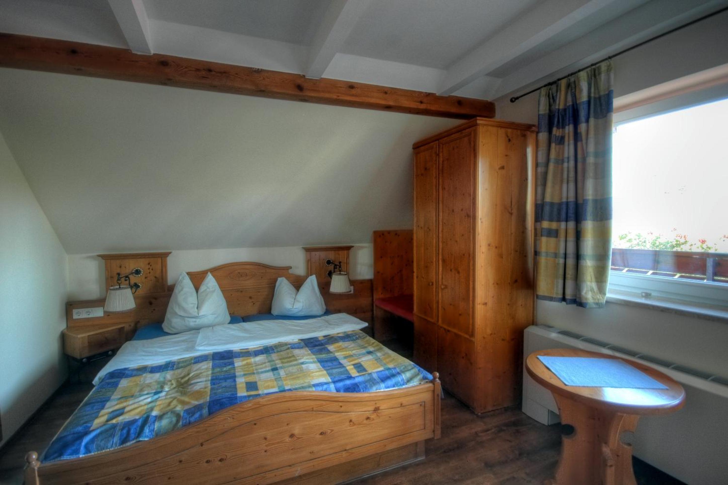 Double Room with Balcony or Terrace - Photo 9