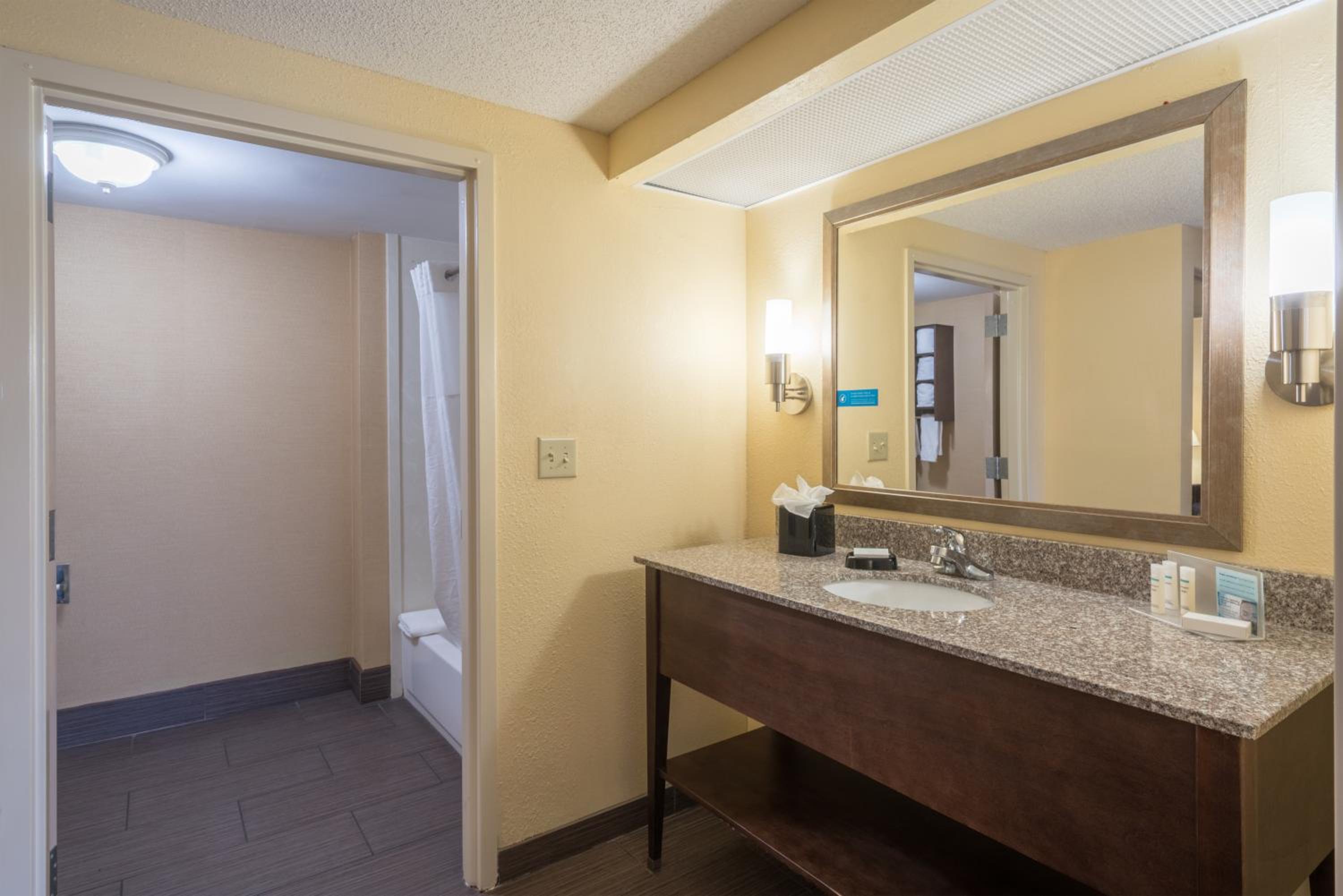 King Room With Spa Bath - Non-Smoking