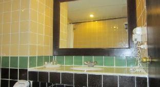 Deluxe Double or Twin Room with Pool View - Photo 2