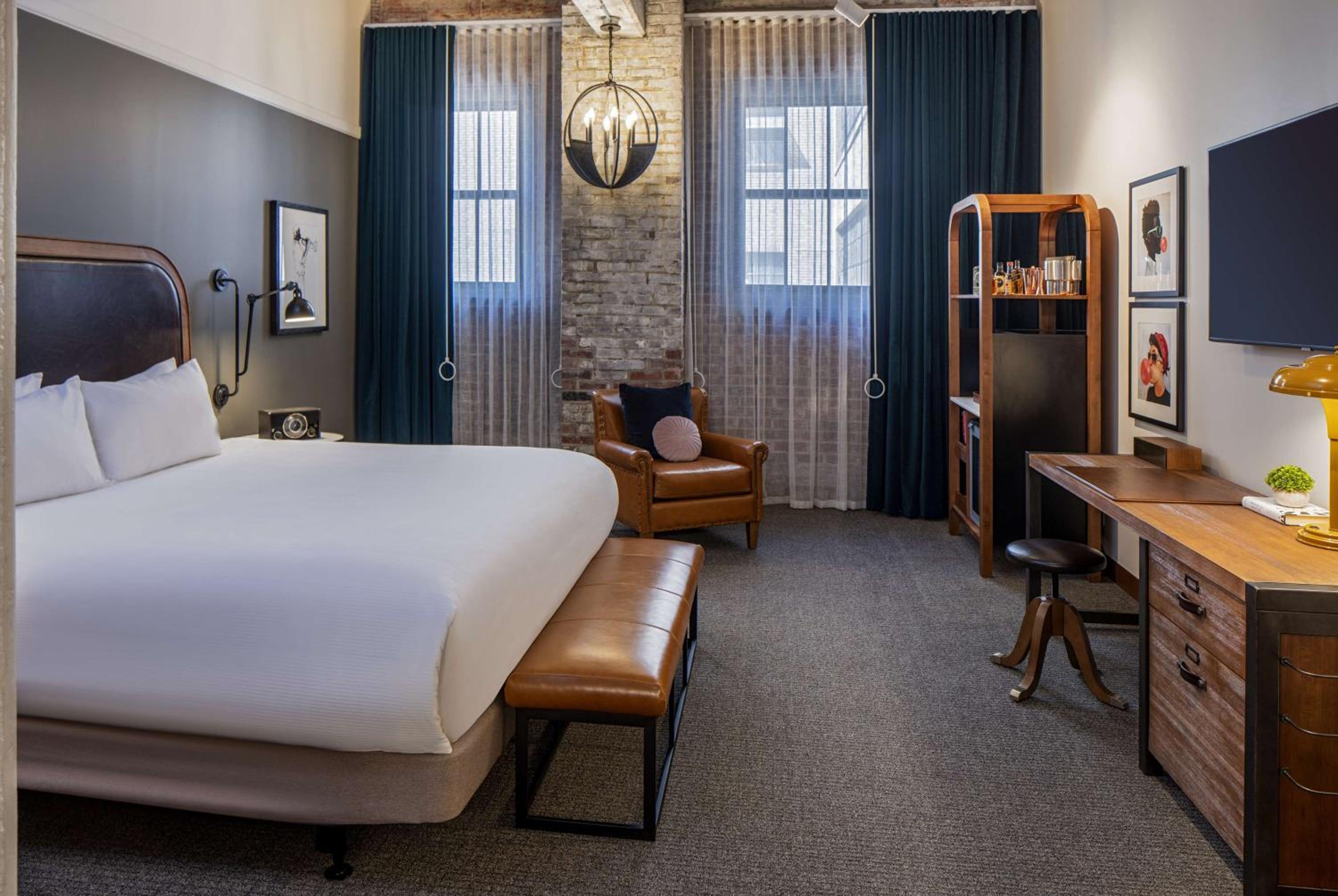 Deluxe King Room - Disability Access photo 1