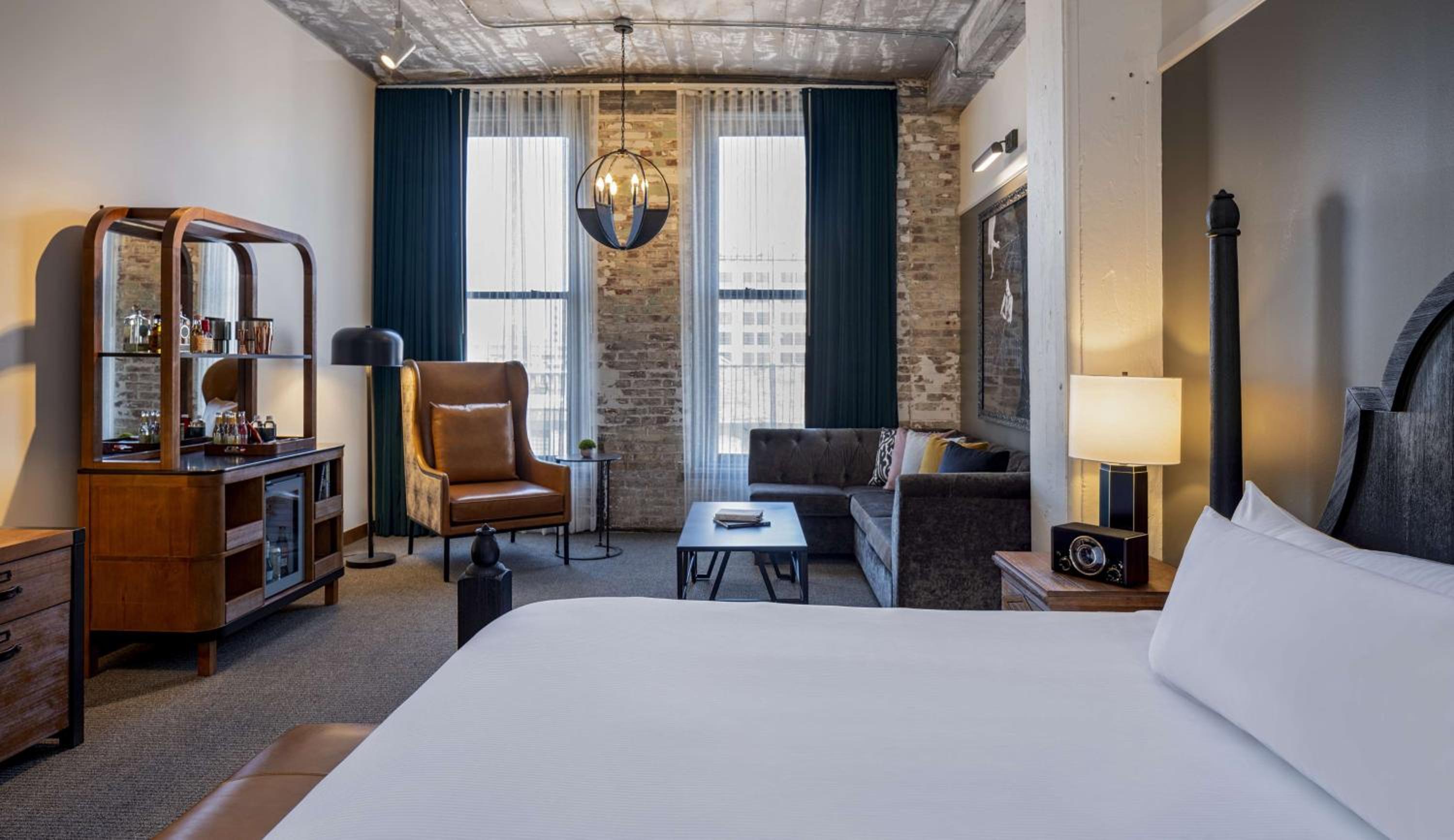 The Last Hotel, Photo 2