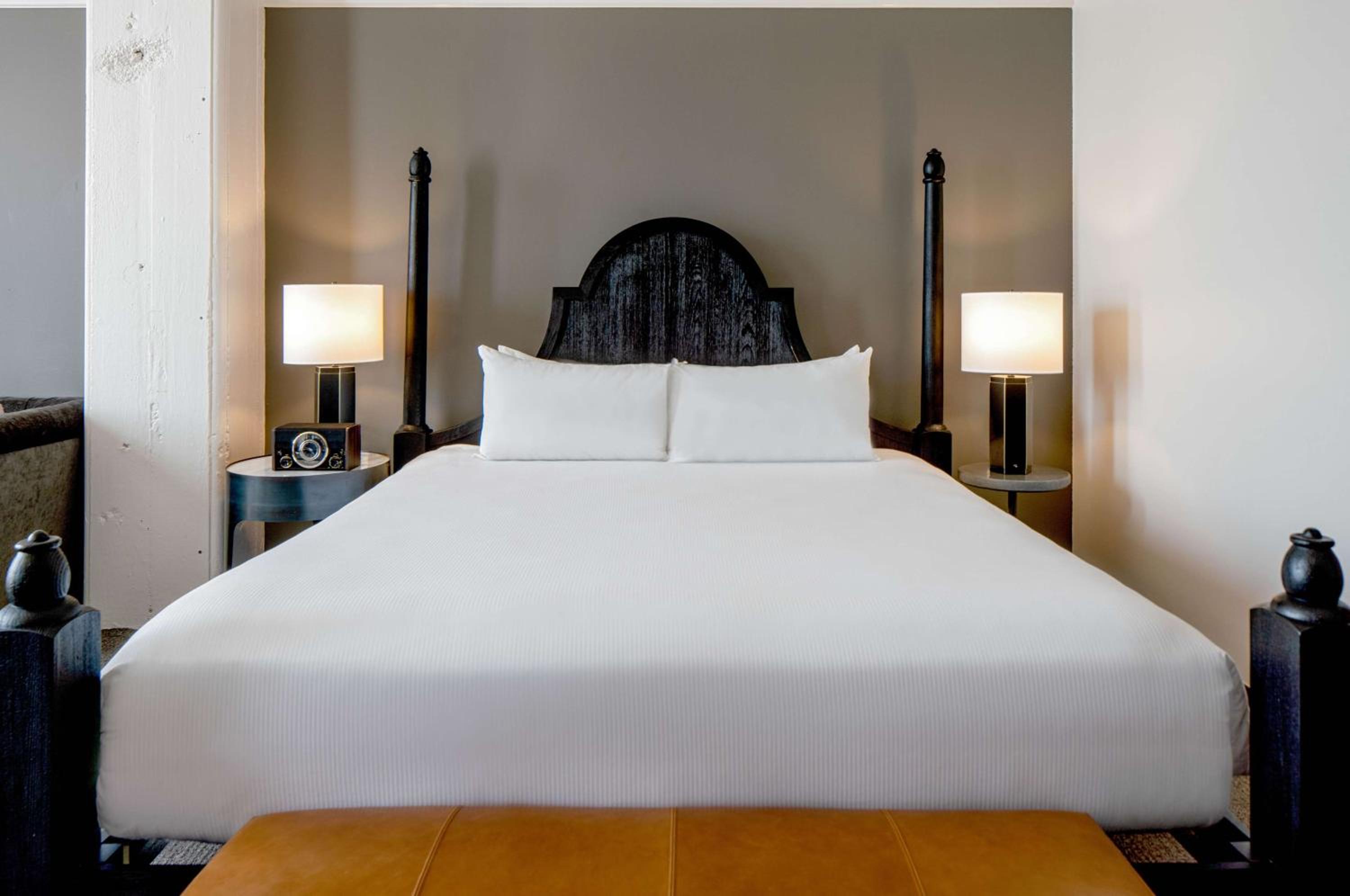 Deluxe King Room - Disability Access photo 3