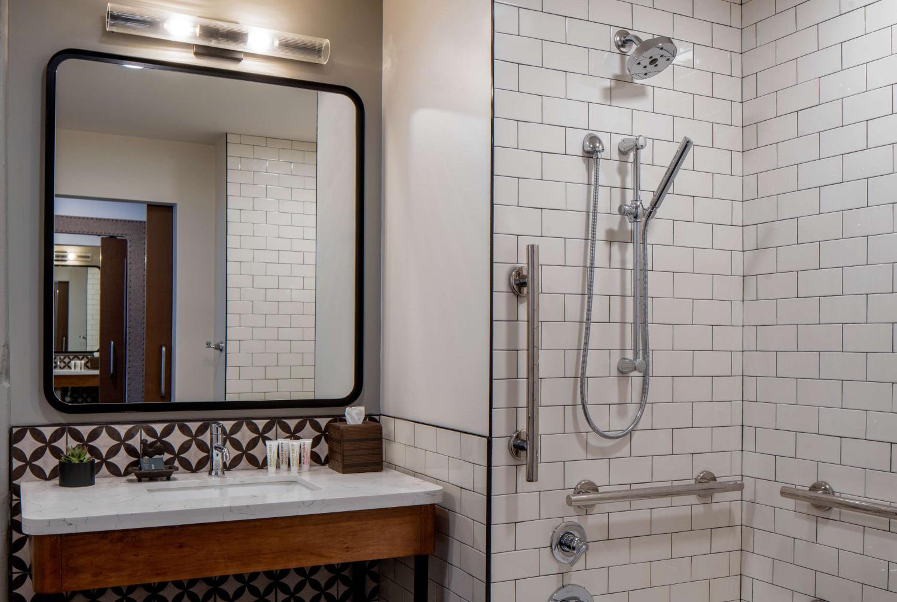 Junior Suite - Disability Access photo 2