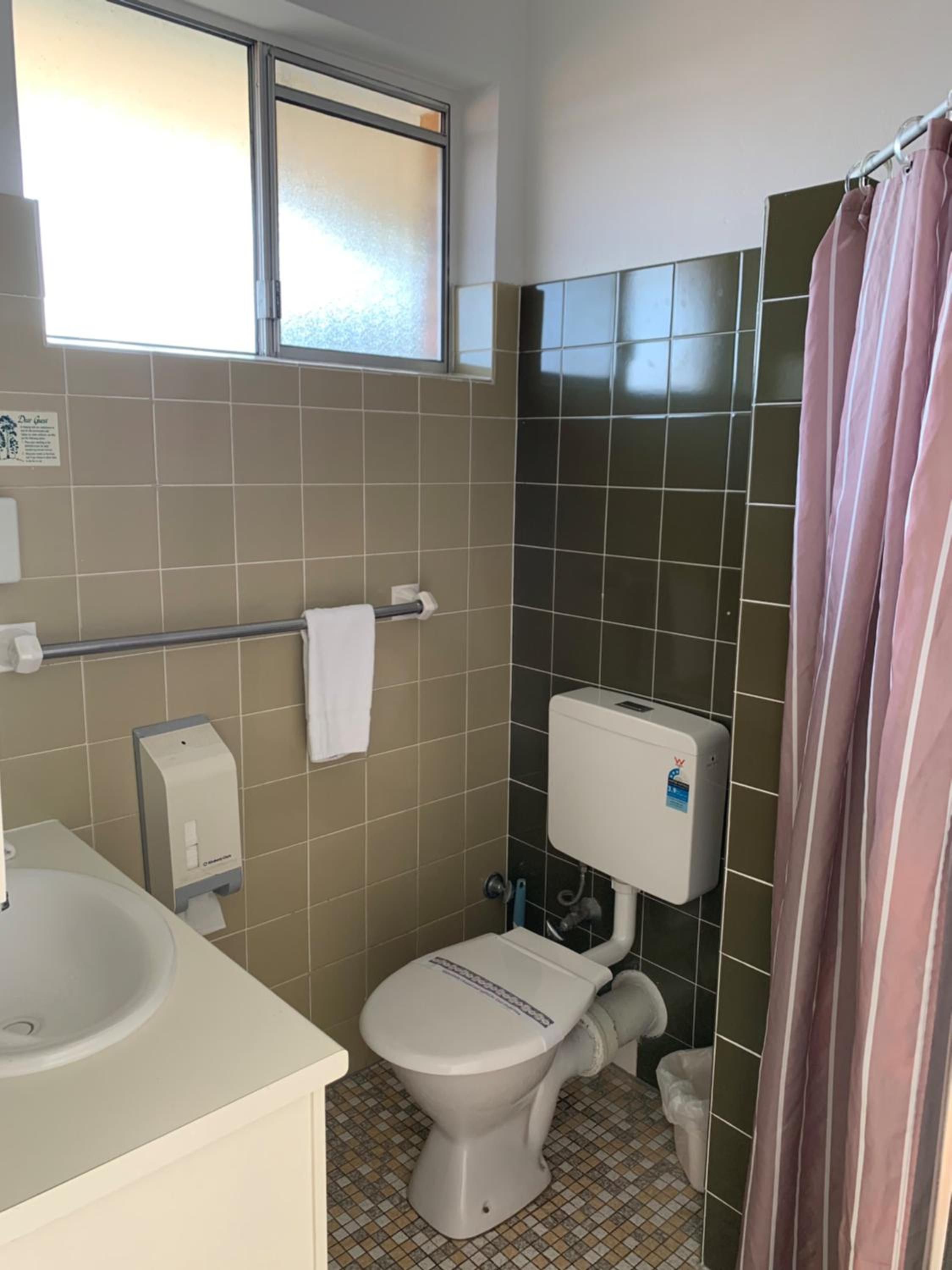 Standard Large (4 Adults) photo 3